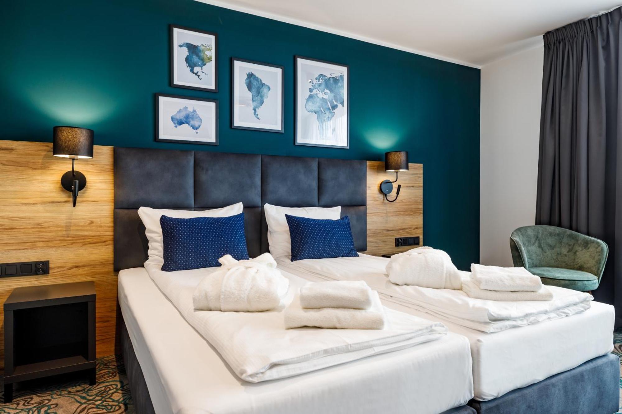 Executive Room 1 Queen Bed