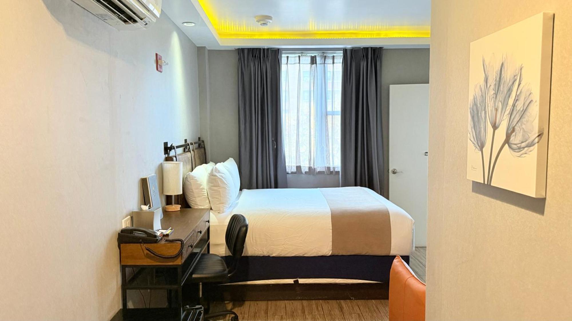 Queen Suite Disability Access