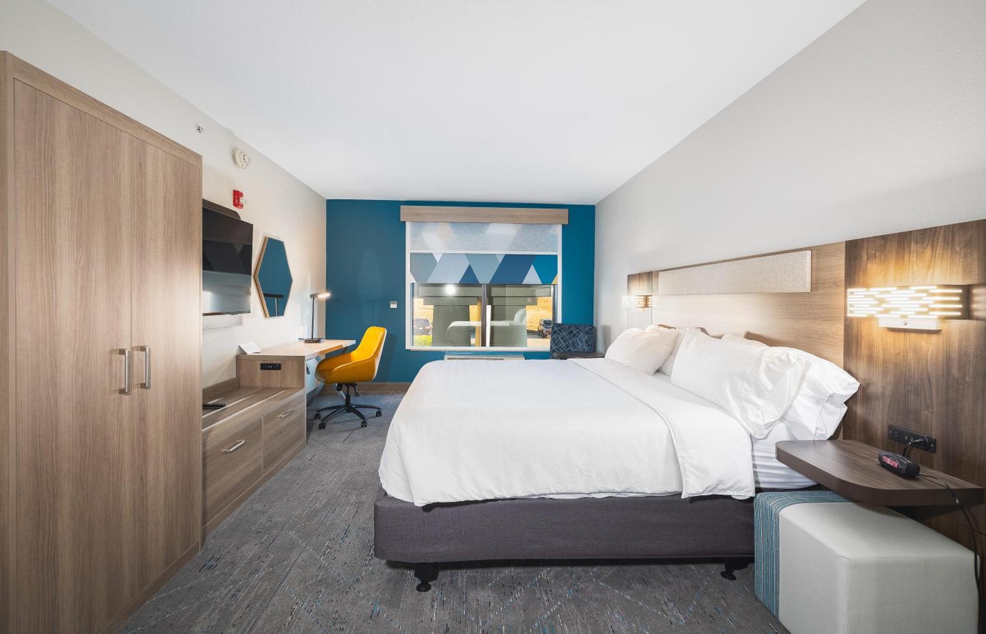 Standard King Room