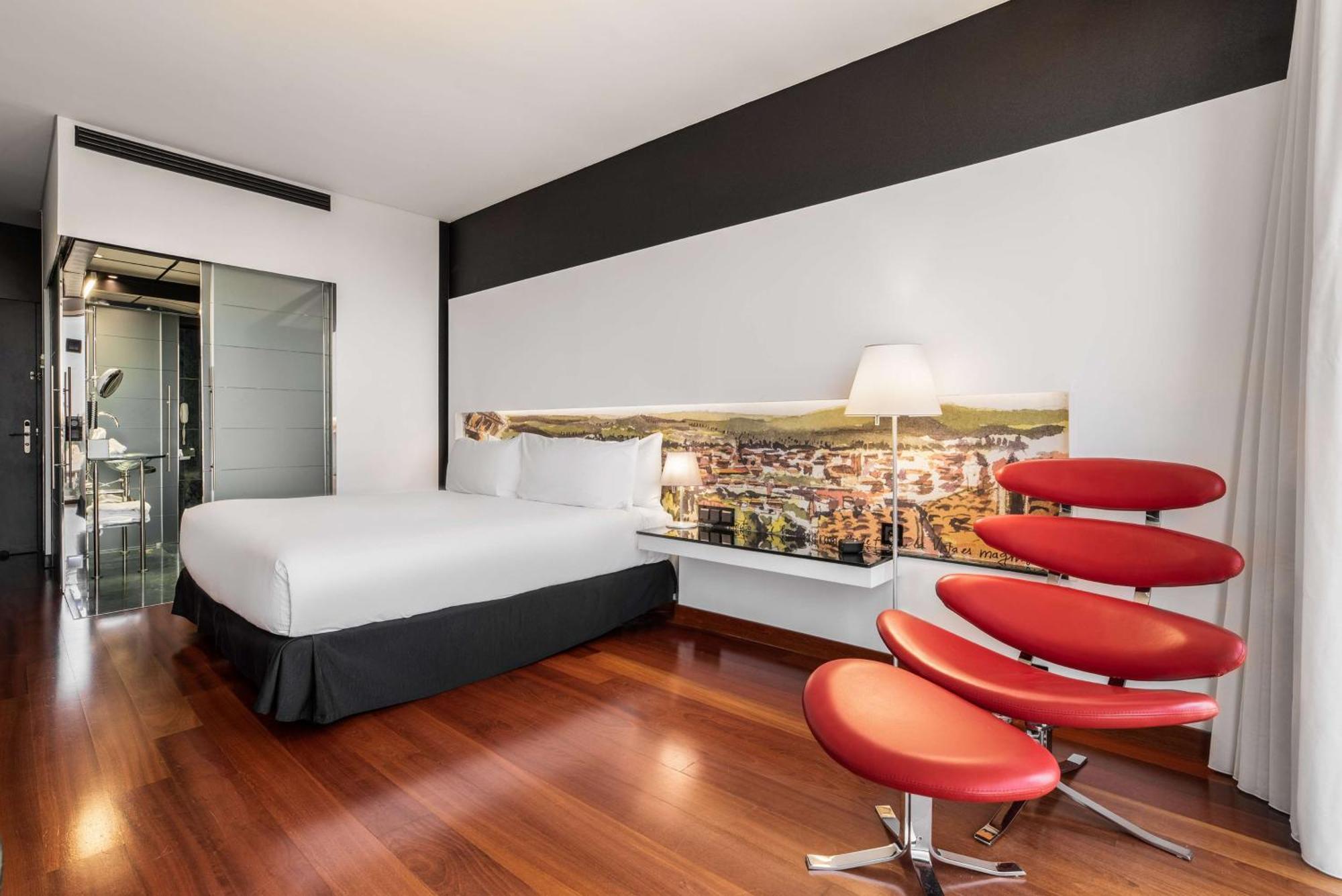 Habitación Doble con cama grande y vistas a la ciudad