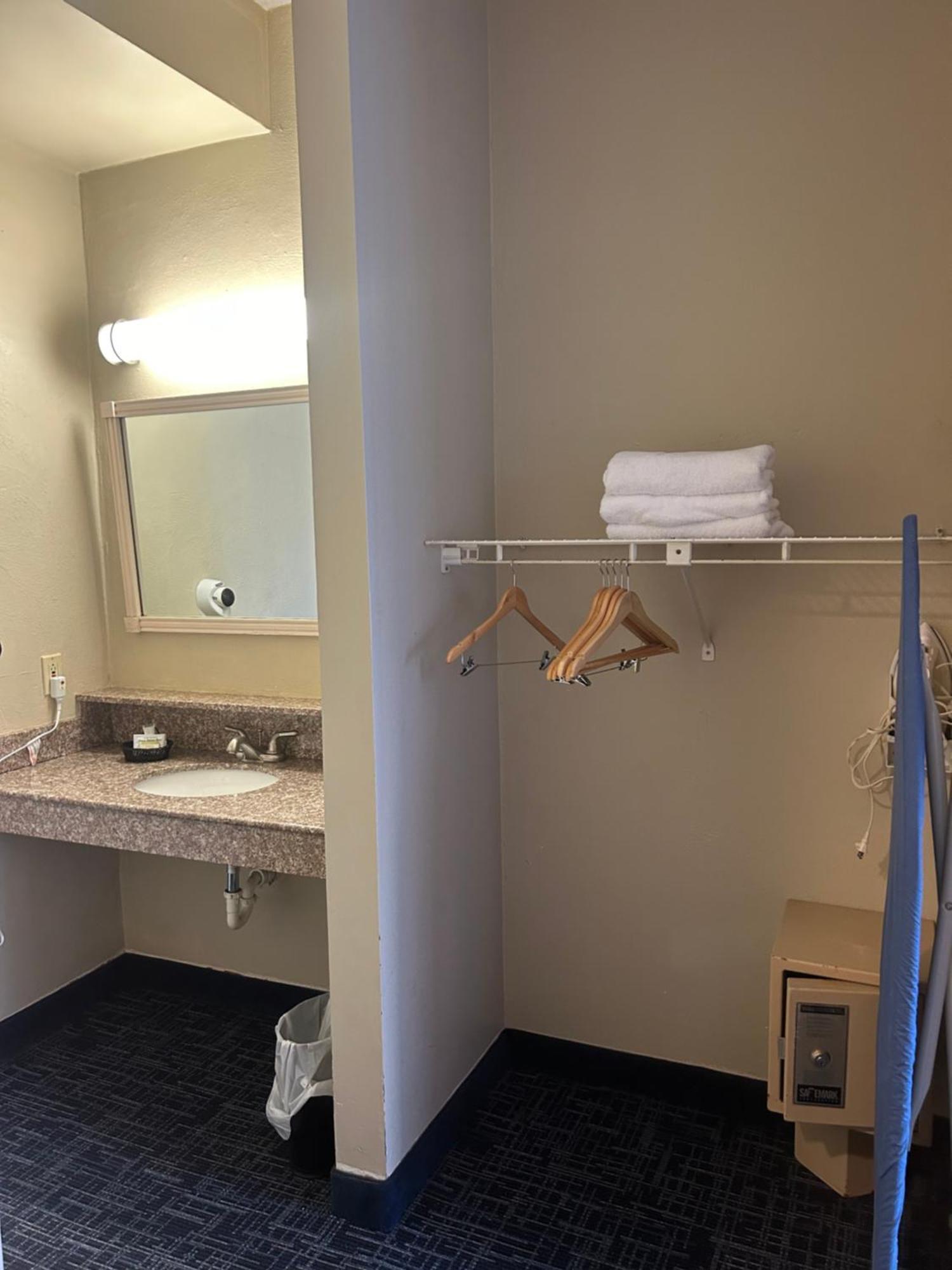 Queen Room Two Queen Beds Roll Shower Mobility Accessible or Non-Smoking,1622040362:JPEG