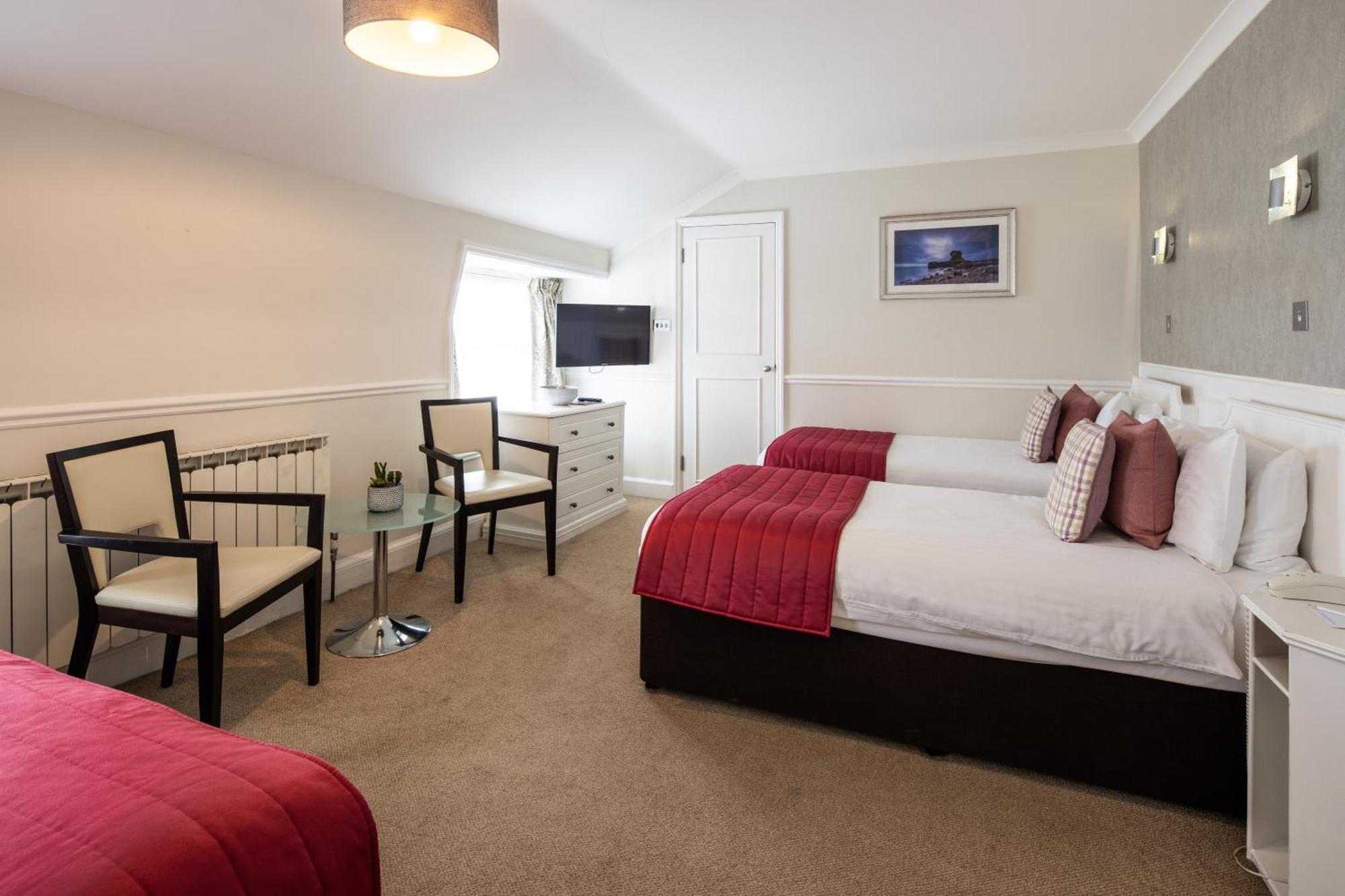 Family Room One Double Bed Two Single Beds Non-Smoking