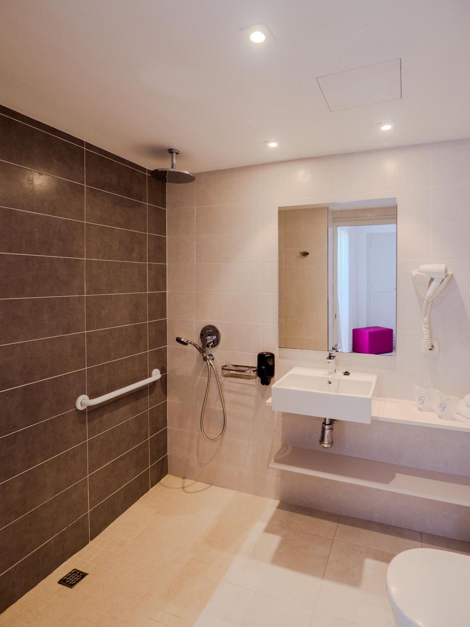 Large Single Room