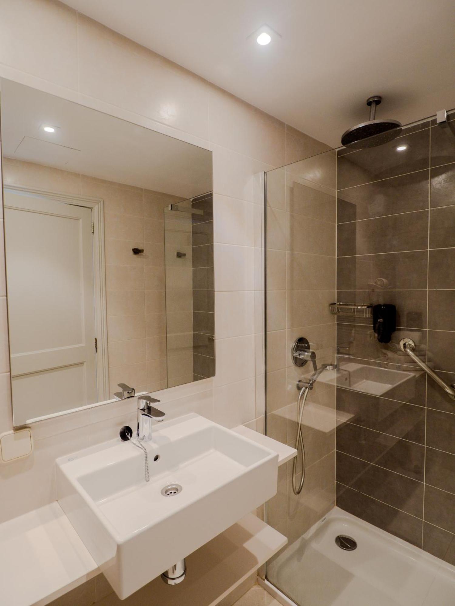 Large Single Room