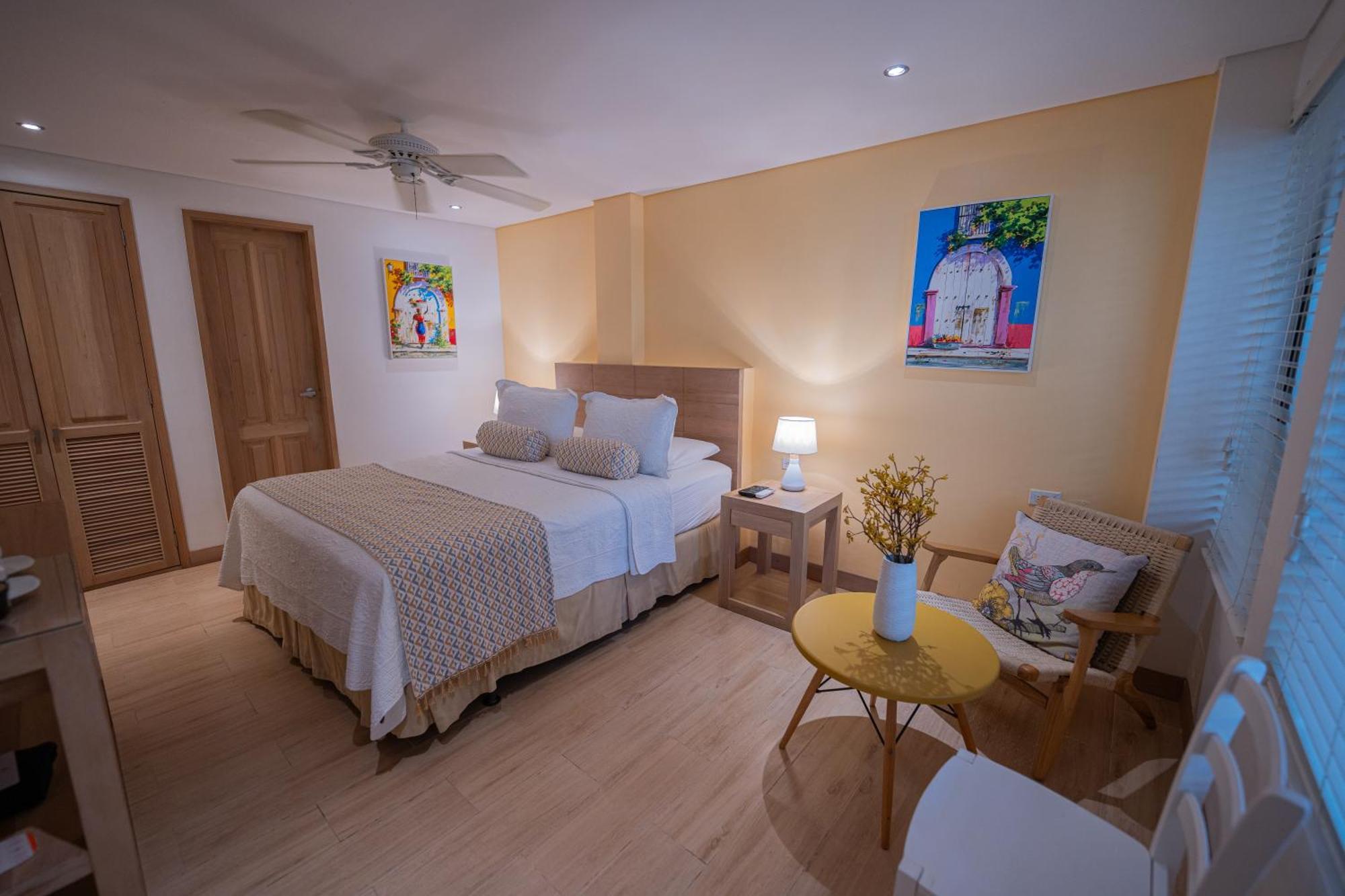 Standard Queen Room