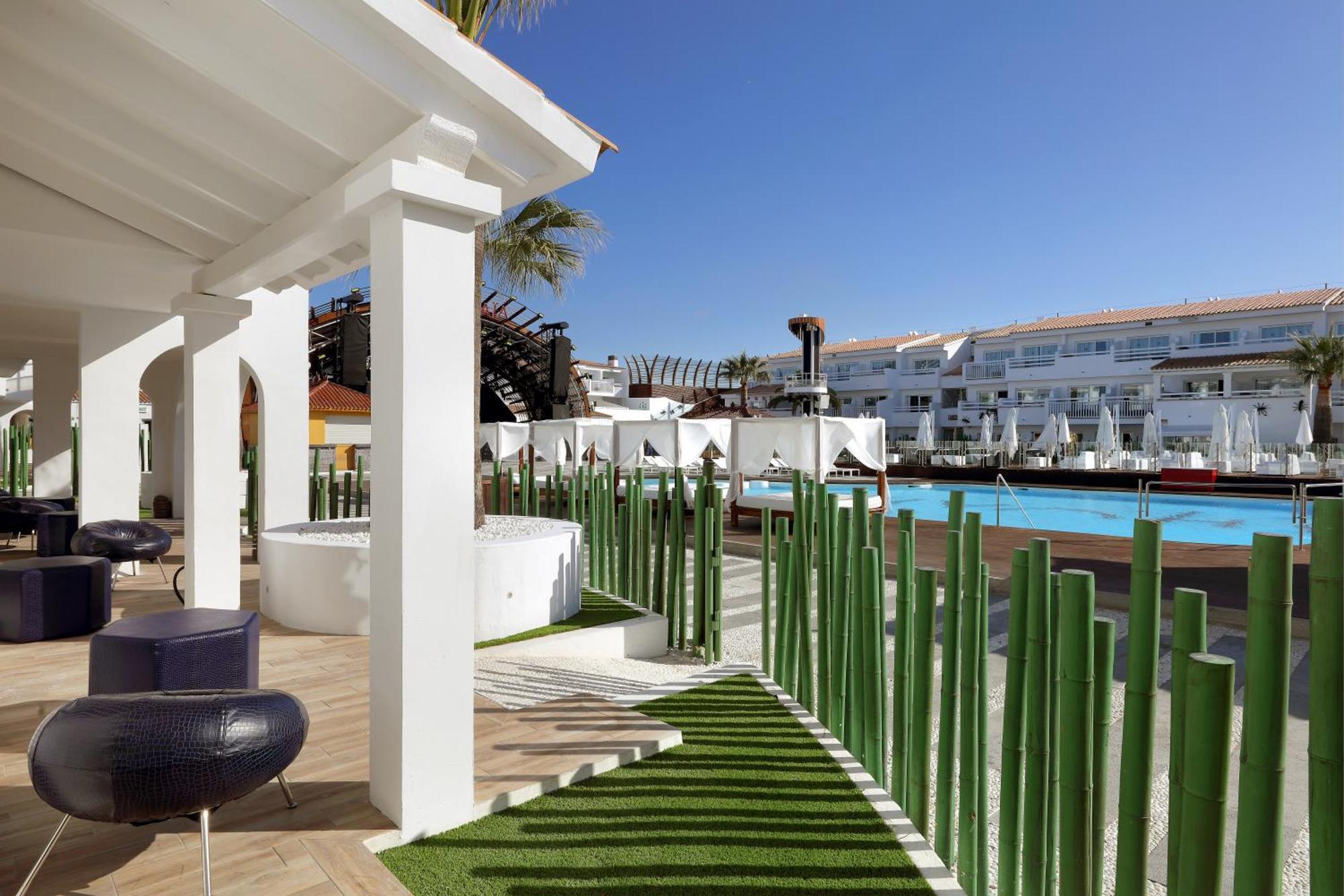 Superior Party All Night Long - Entrance to Ushuaia Club Included,1632177313:JPEG