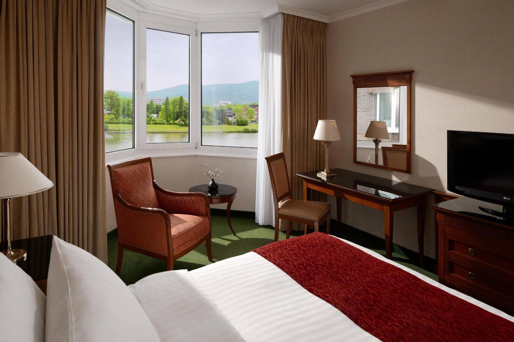 Guest room 1 King River view