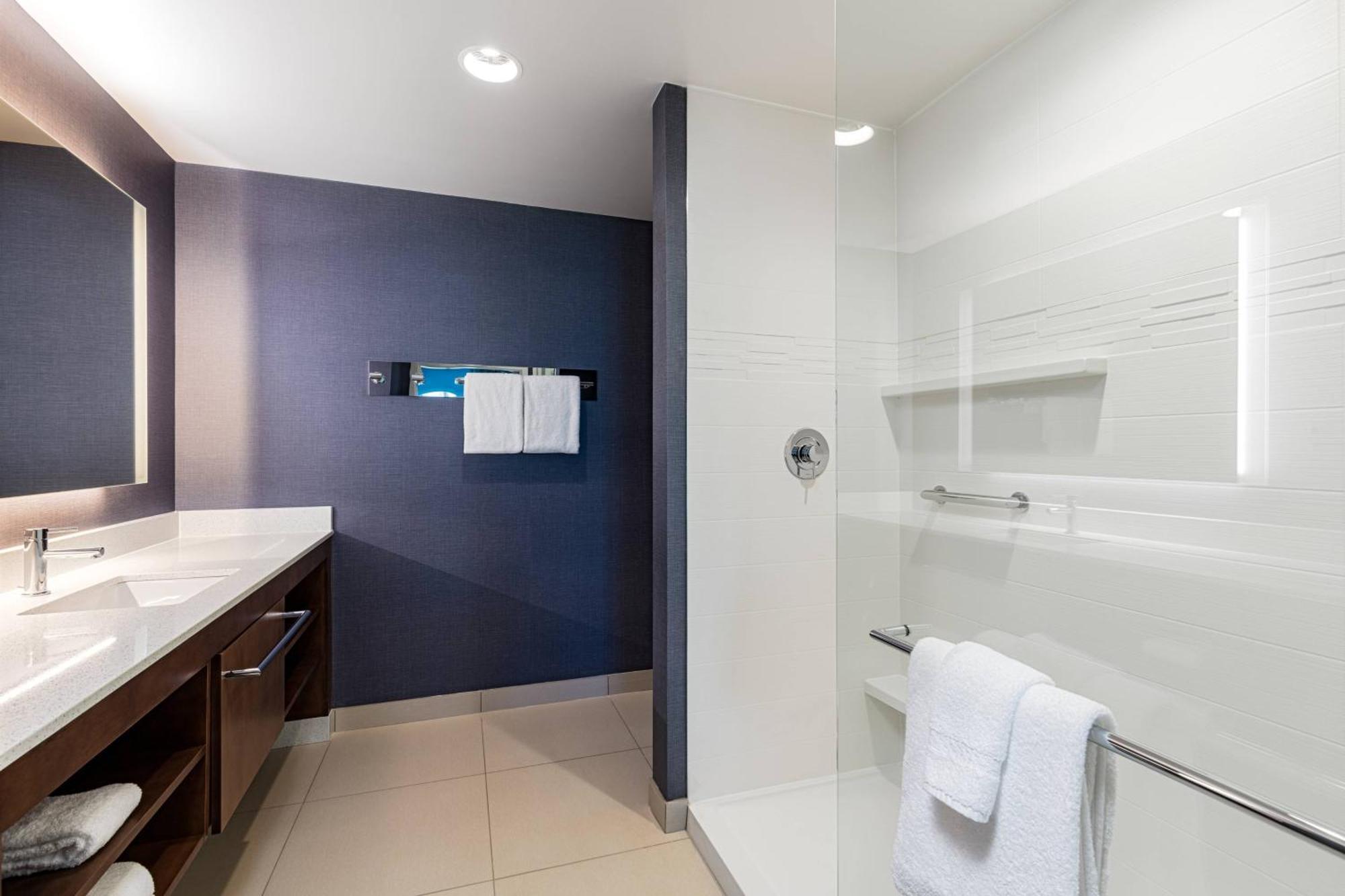 2 Bedroom Suite
