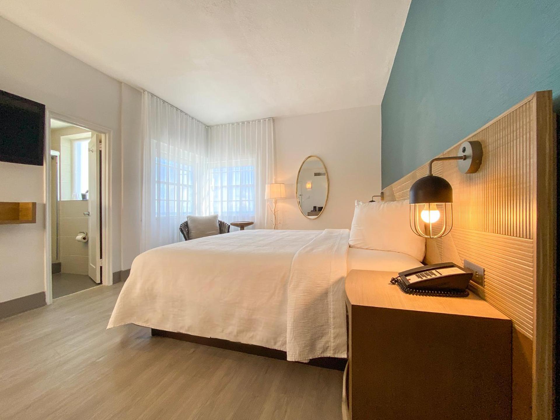 Superior King Room