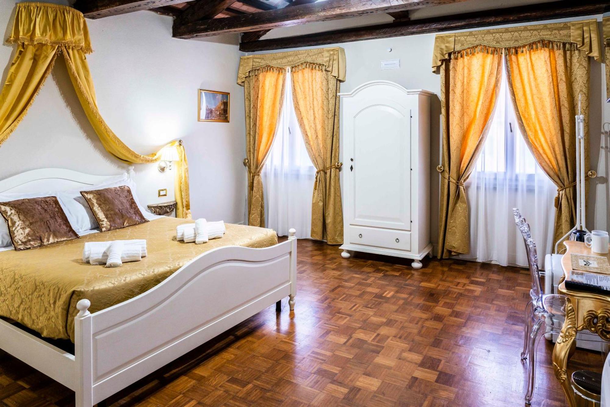 Deluxe Triple Room