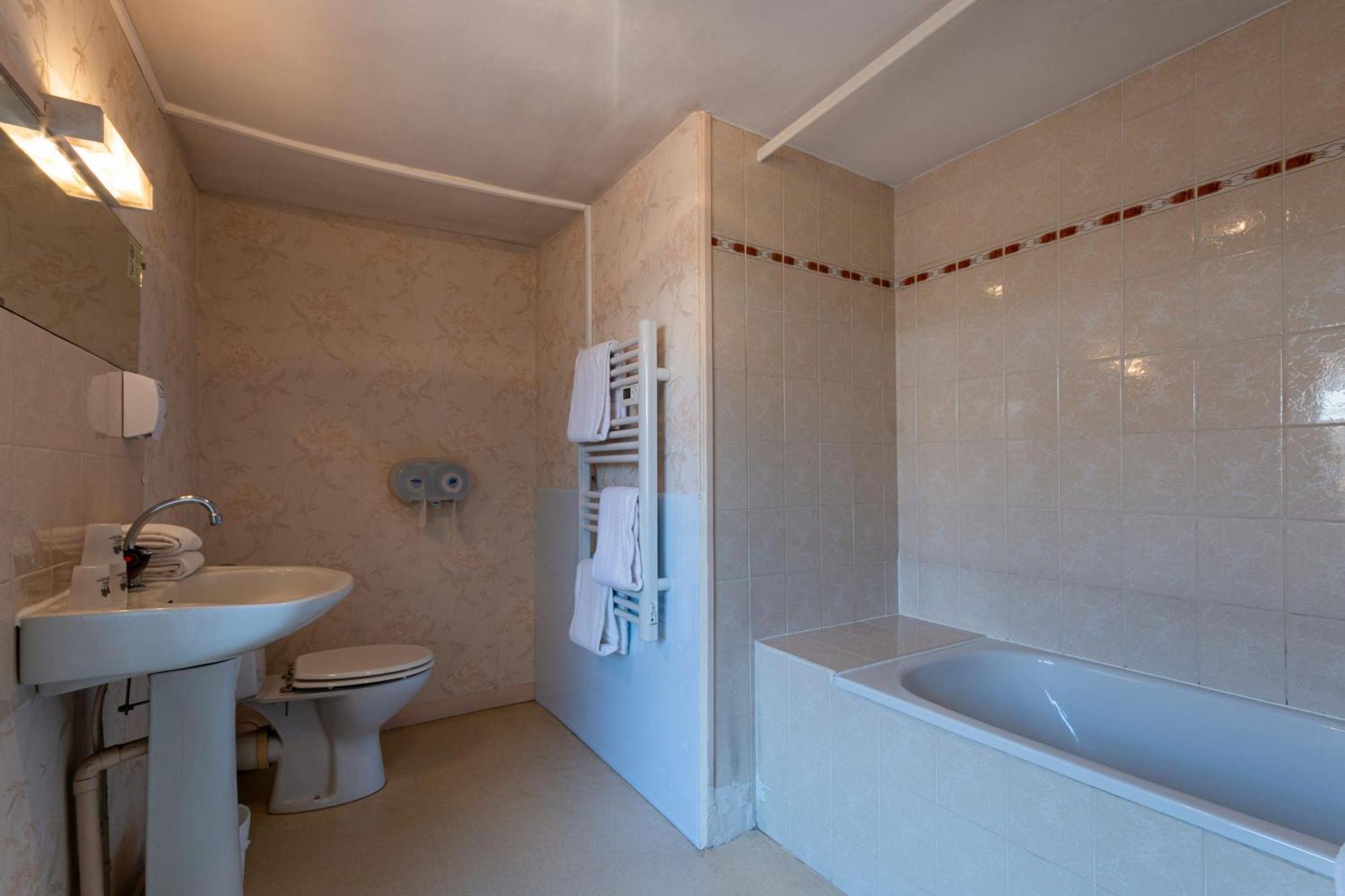Triple Room,1636077518:JPEG