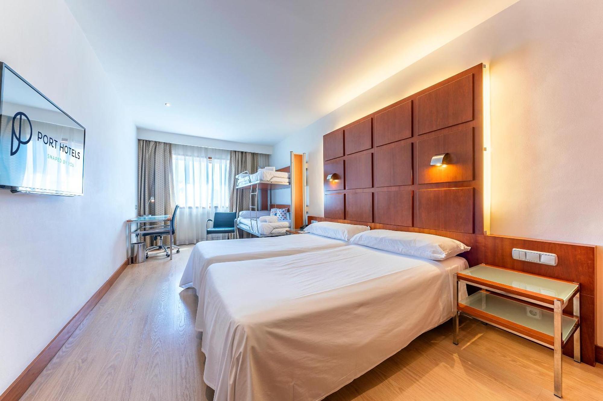 Quadruple Room with Airport Transfer (2 Adults + 2 Children),1636734952:JPEG