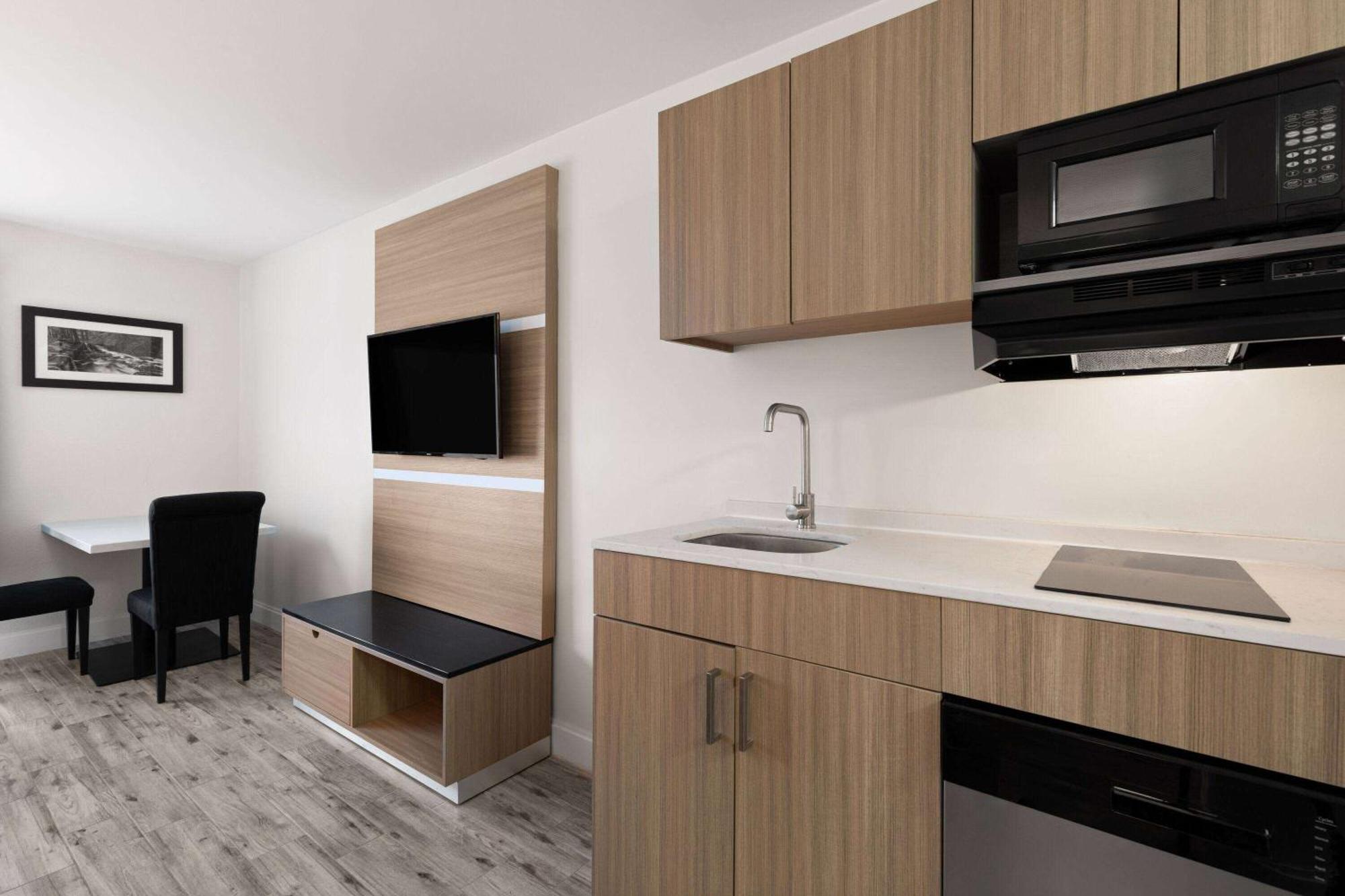 Queen Room with Two Queen Beds and Kitchenette - Non-Smoking