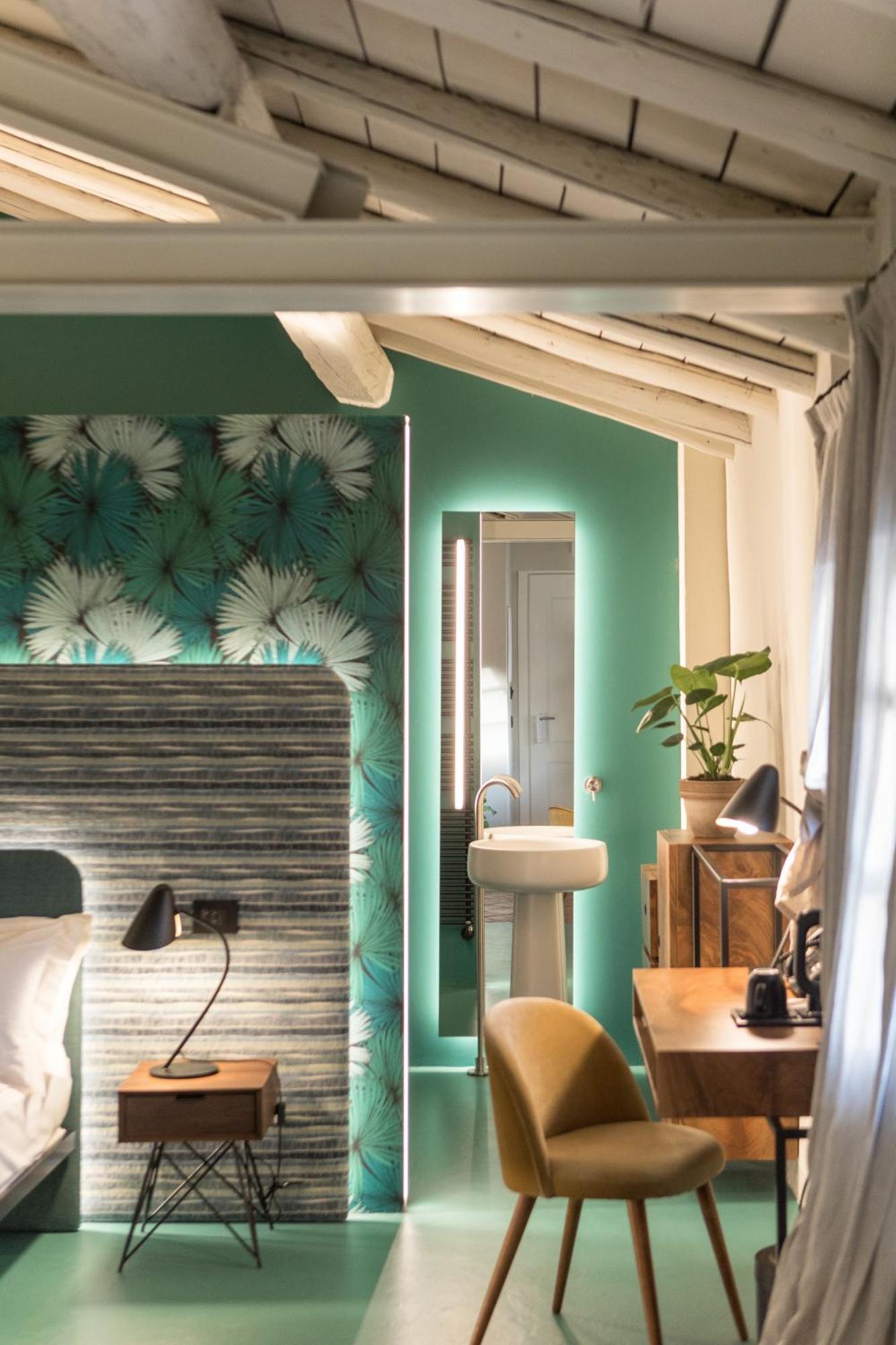 Large Double or Twin Room