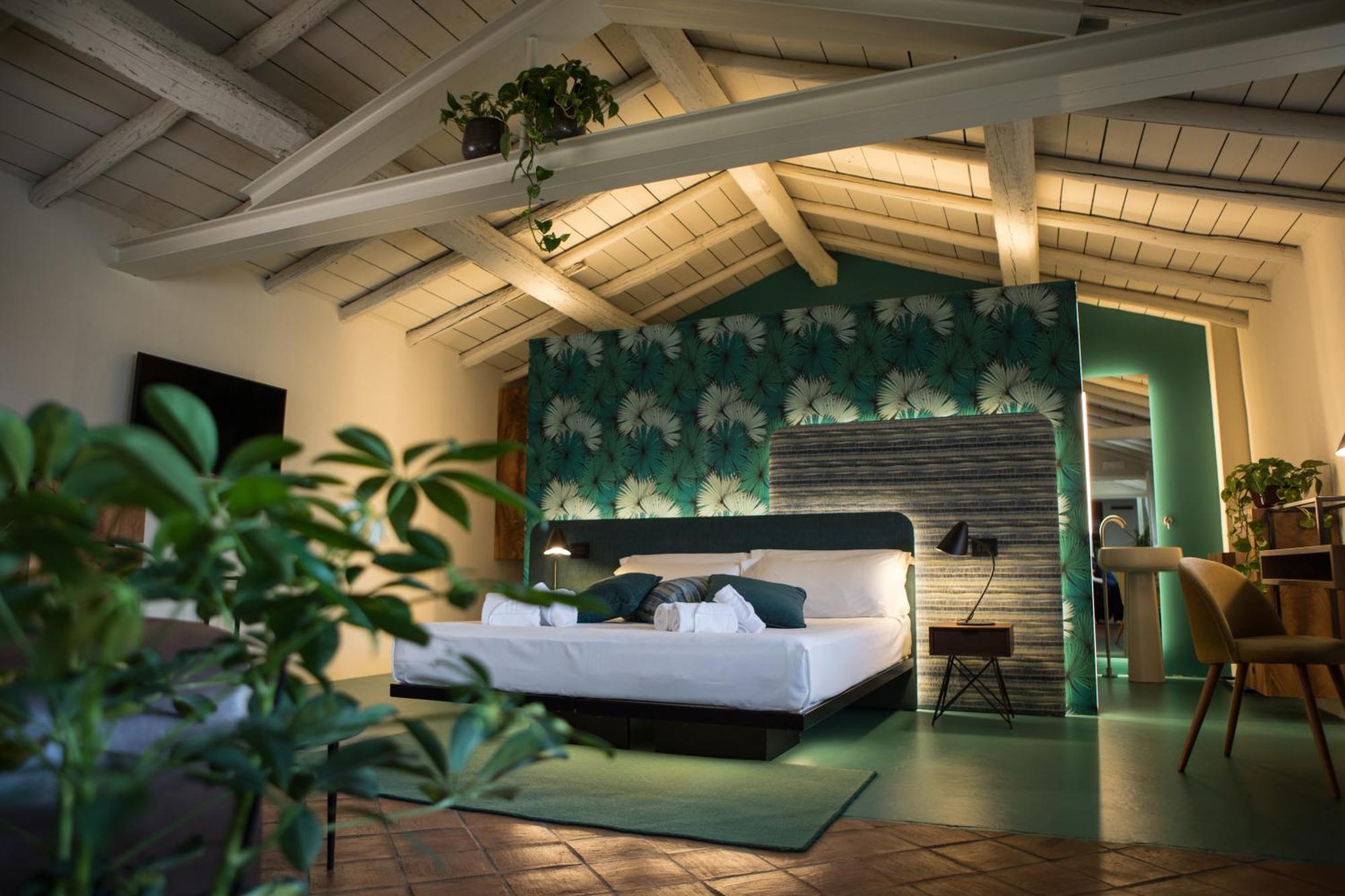 Large Double or Twin Room