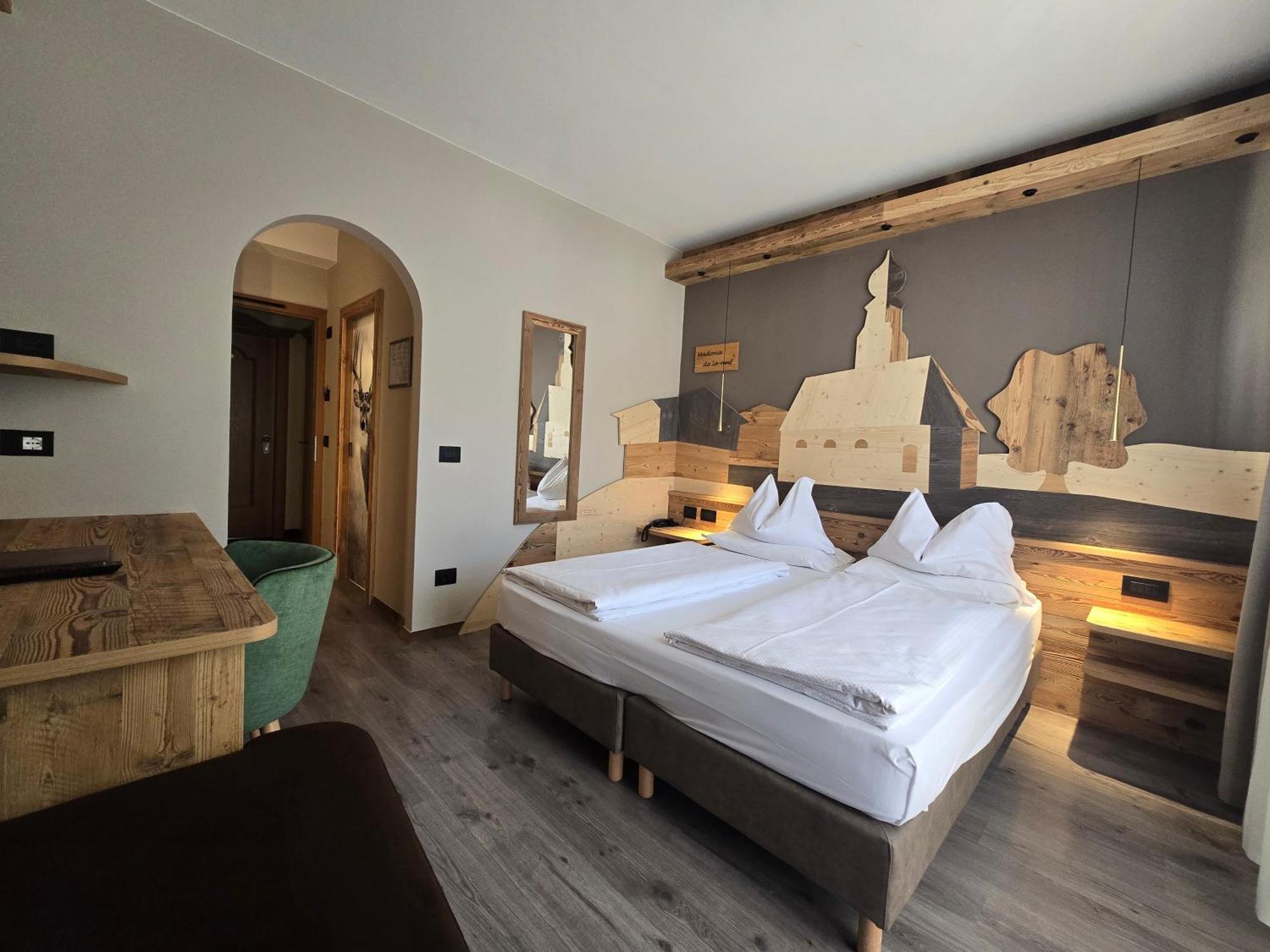 Double or Twin Room Mountain View