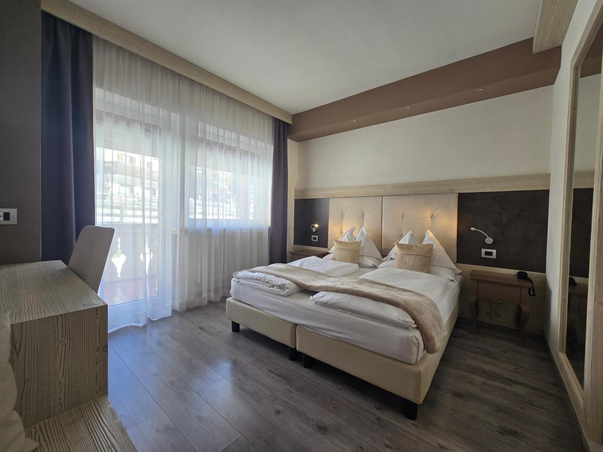 Double or Twin Room Mountain View