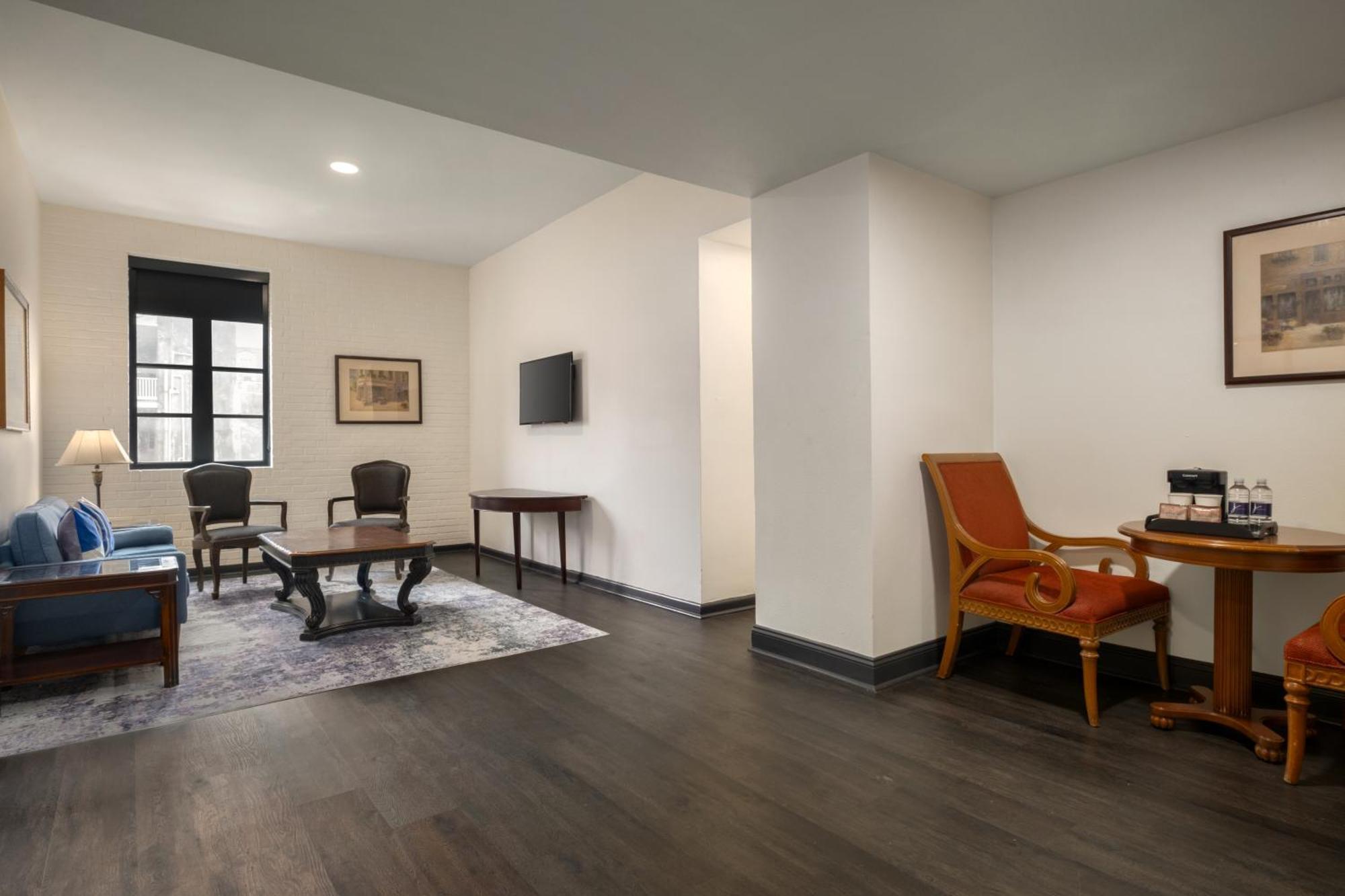 One-Bedroom Suite