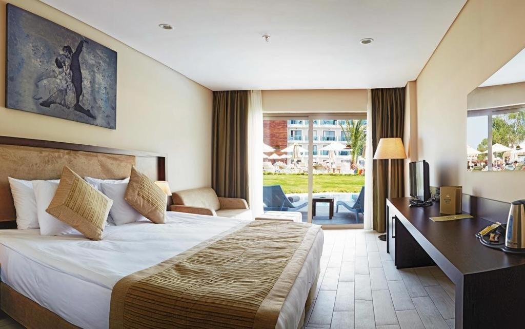 Double Room Pool View