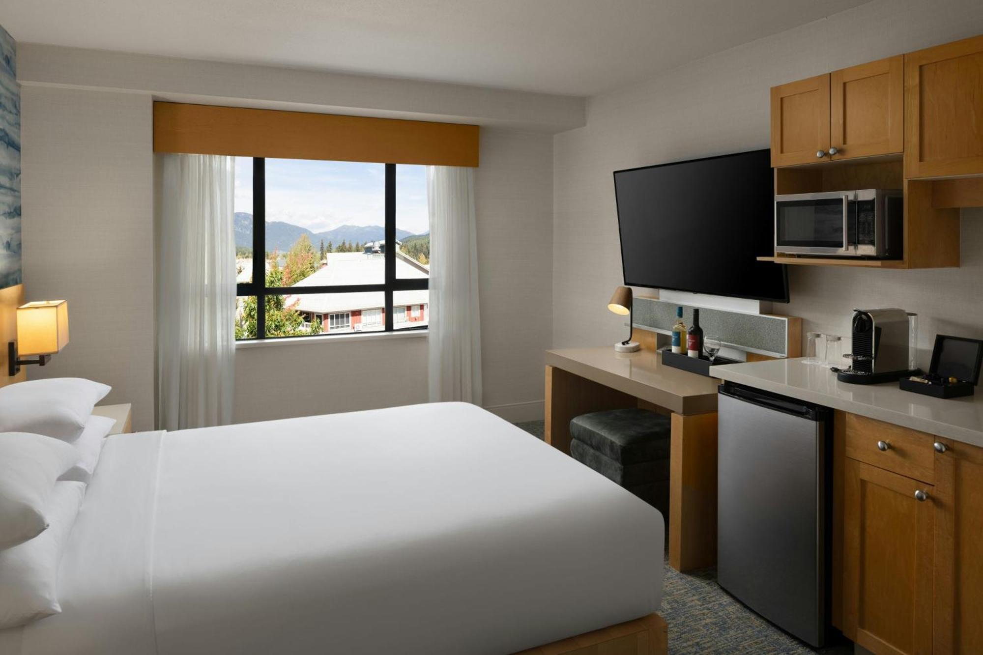 Queen Room Kitchenette