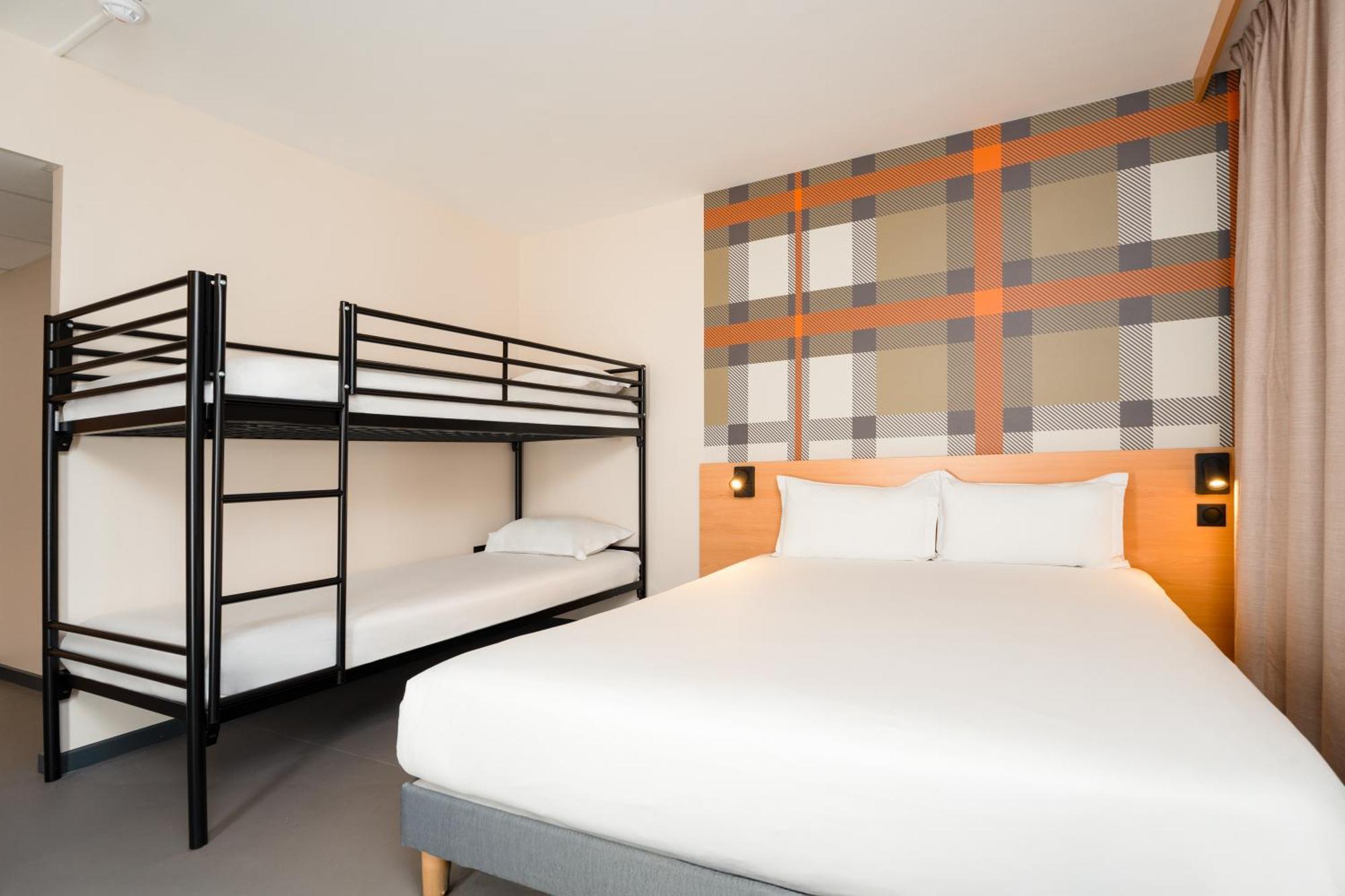 Family Quadruple room Bunkbeds shower