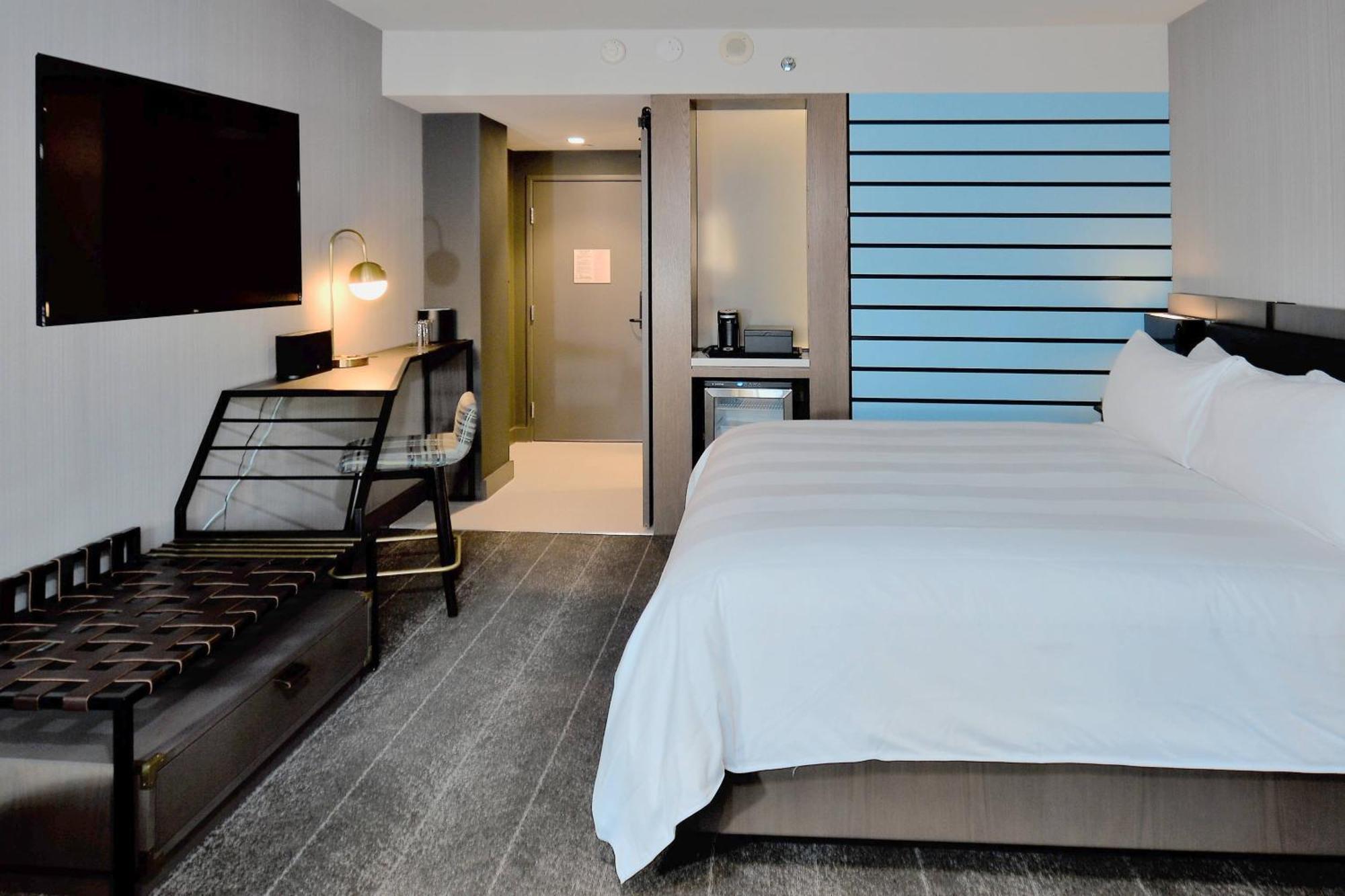 Deluxe King Guest Room