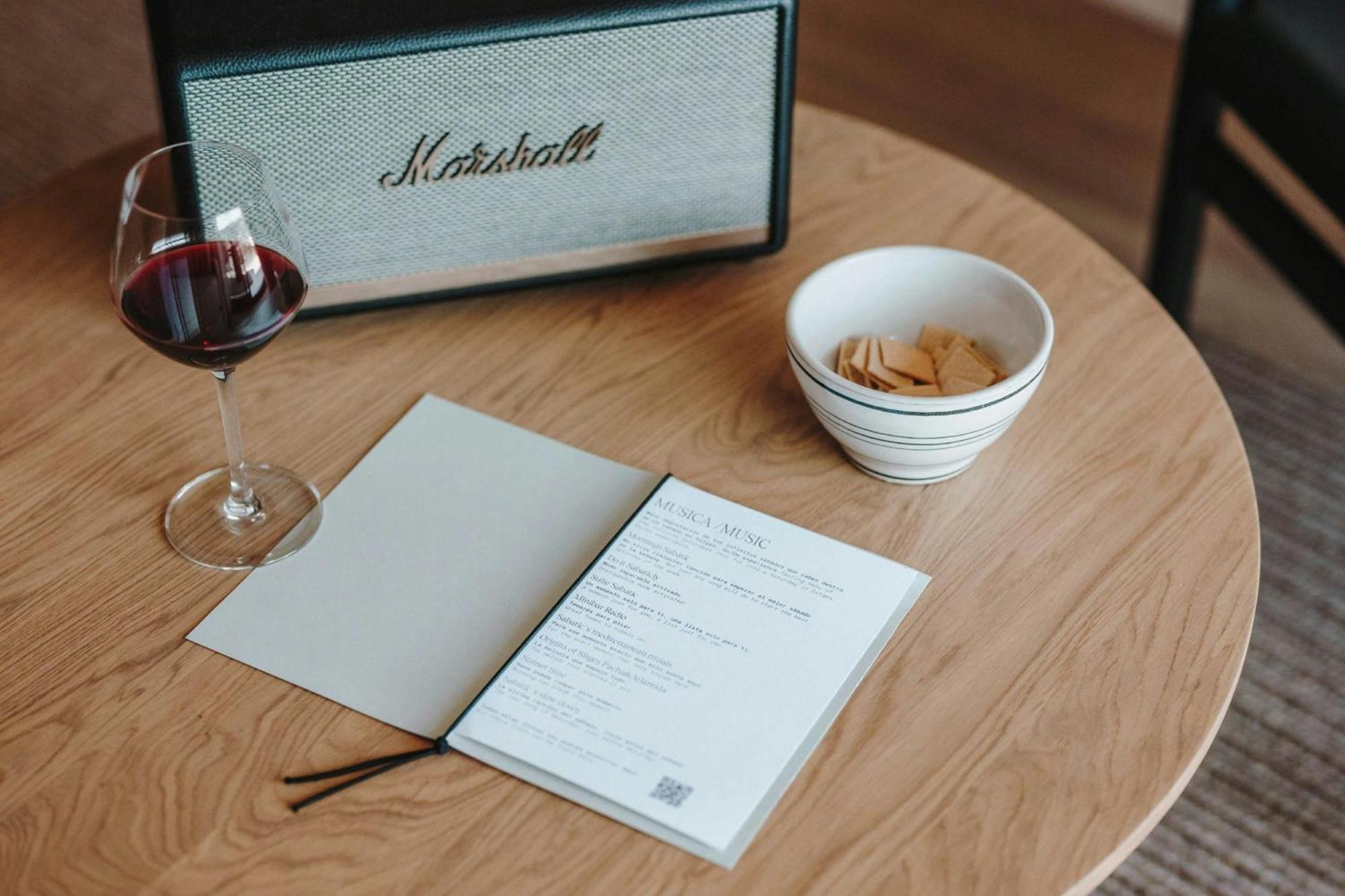 One-Bedroom Junior Queen Suite with Mountain View,1643246653:JPEG