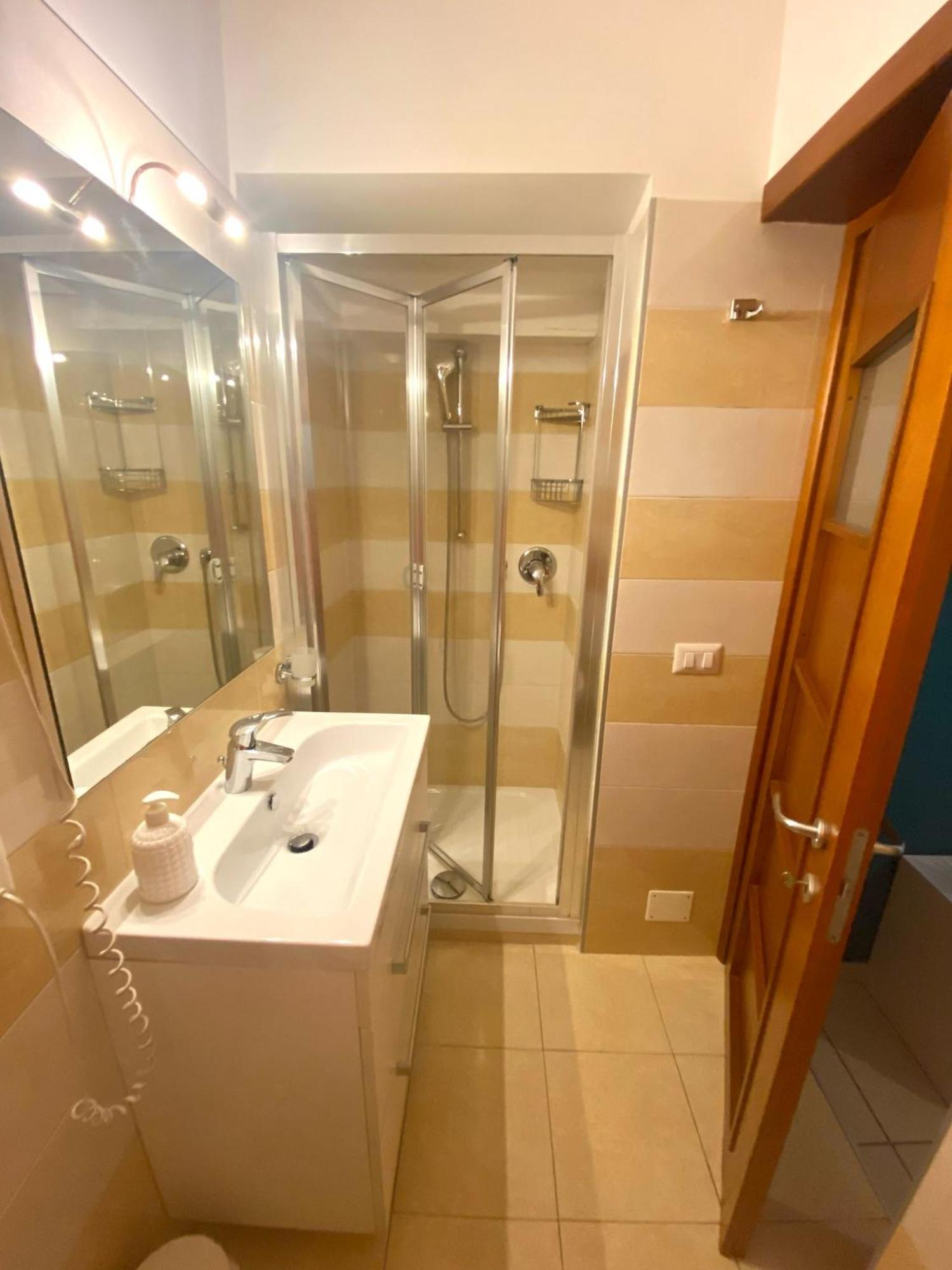 Double or Twin Room Private Bathroom