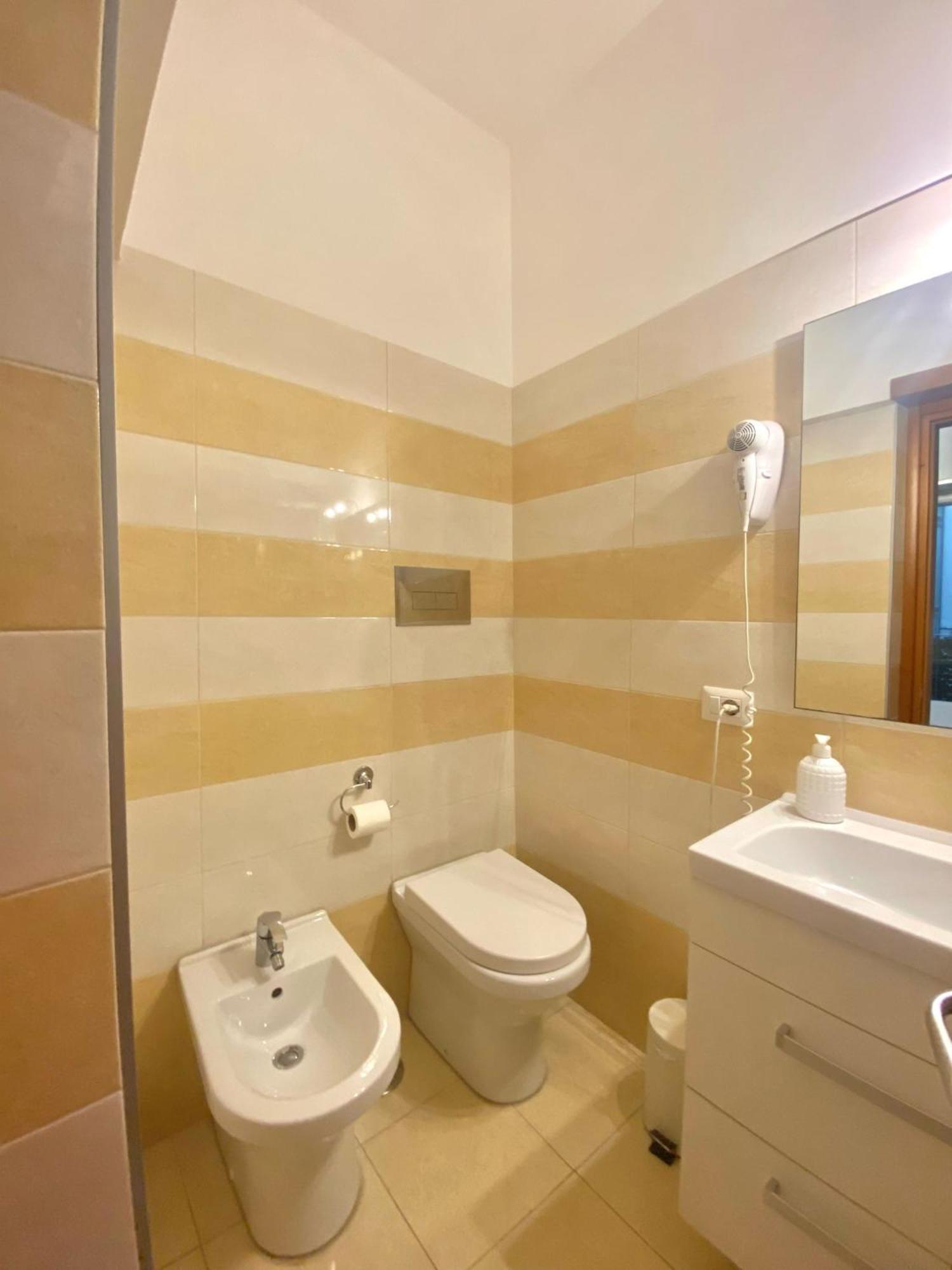 Double or Twin Room Private Bathroom
