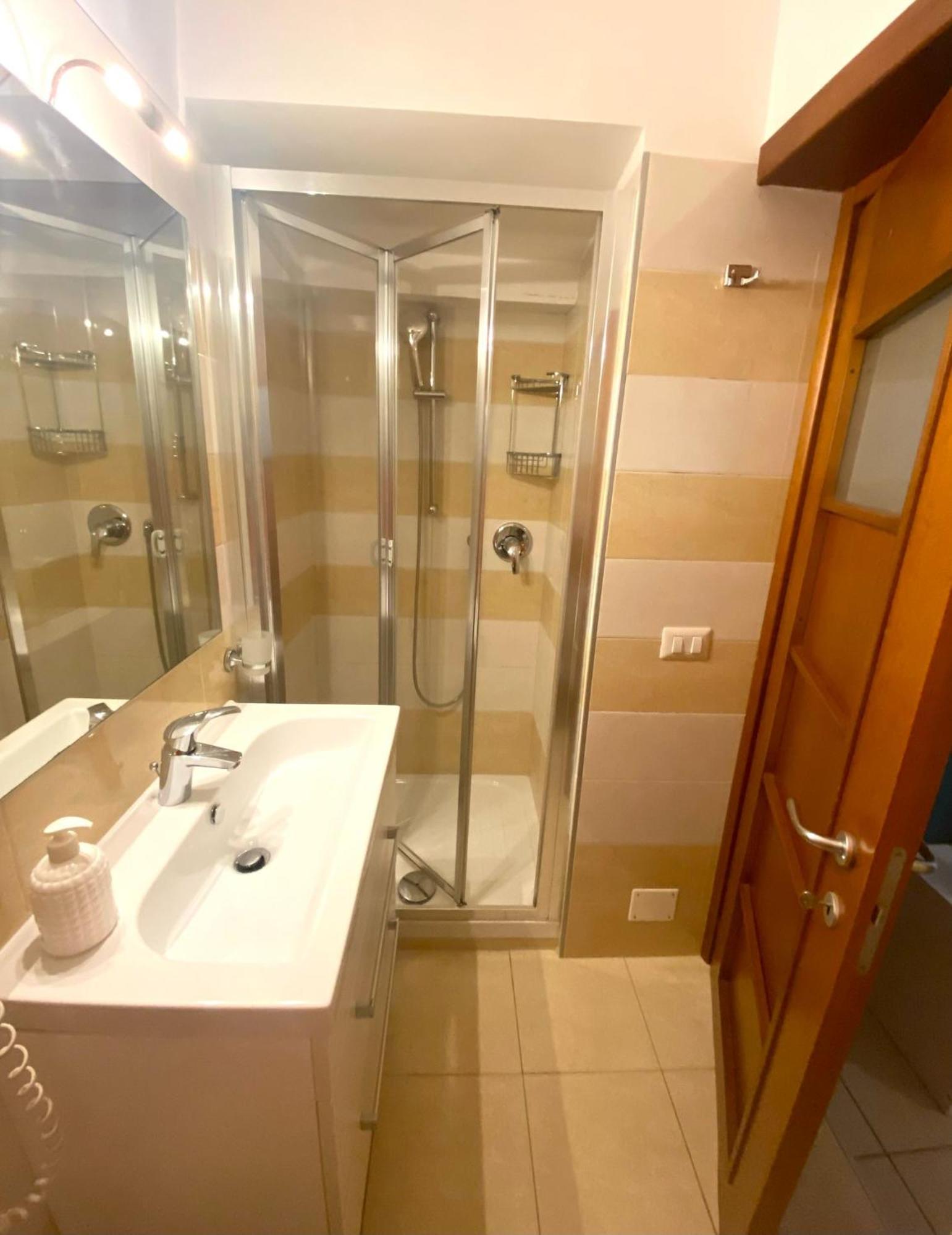 Double or Twin Room Private Bathroom