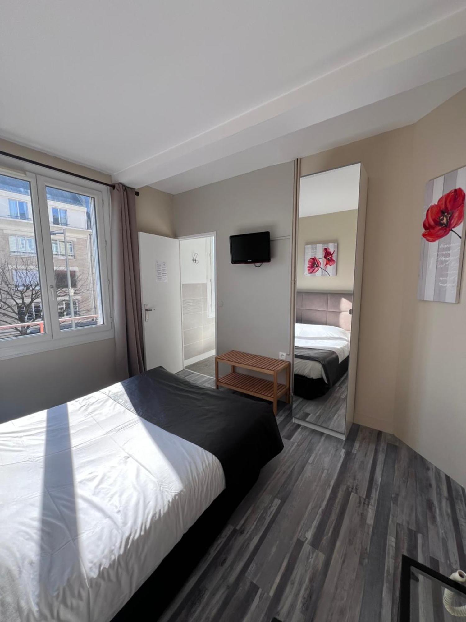 Superior Double Room Port View
