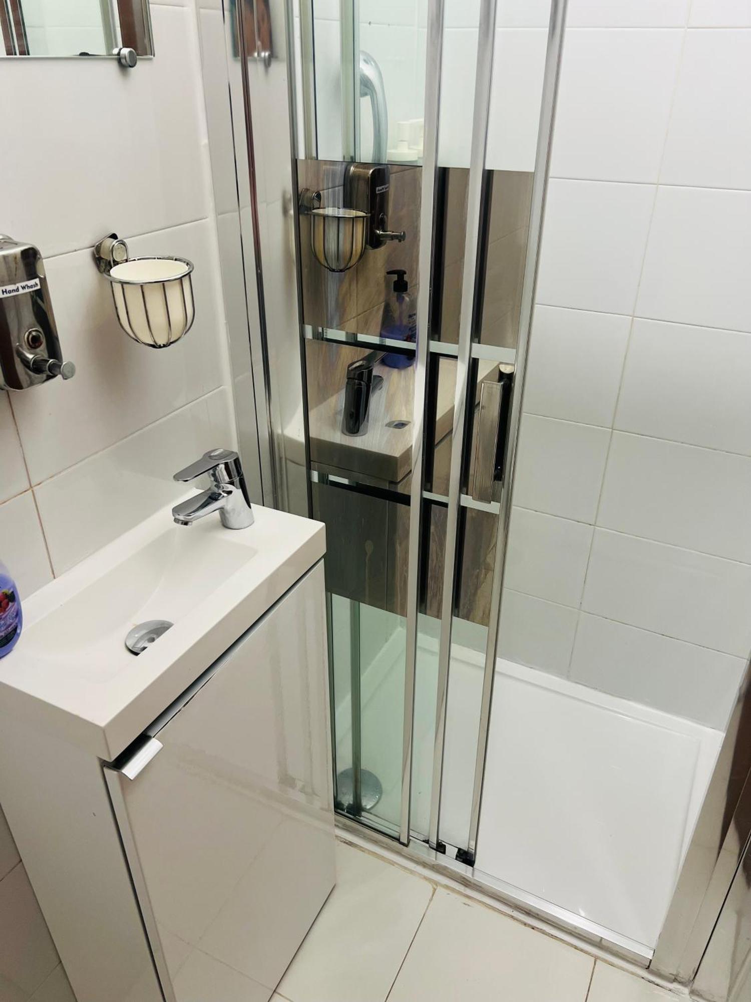 Double Room Private Bathroom