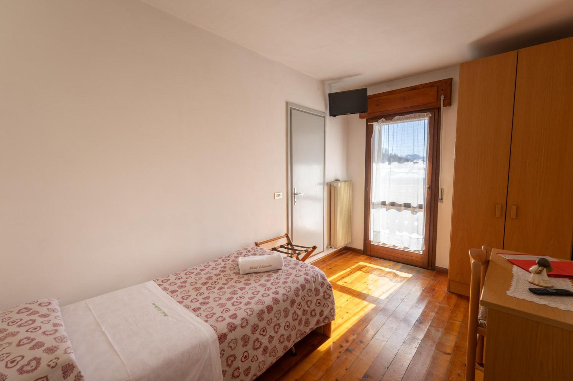 Economy Single Room
