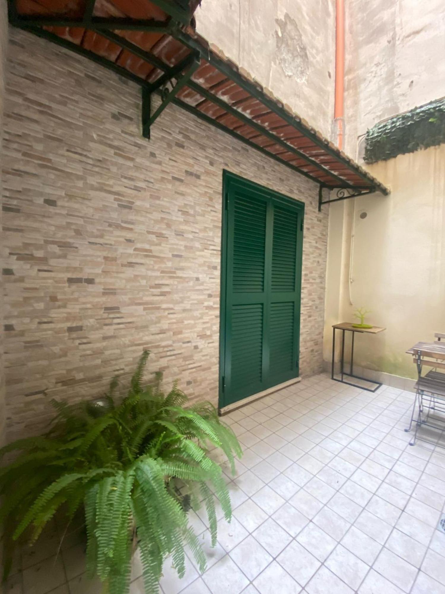 Double or Twin Room Private External Bathroom