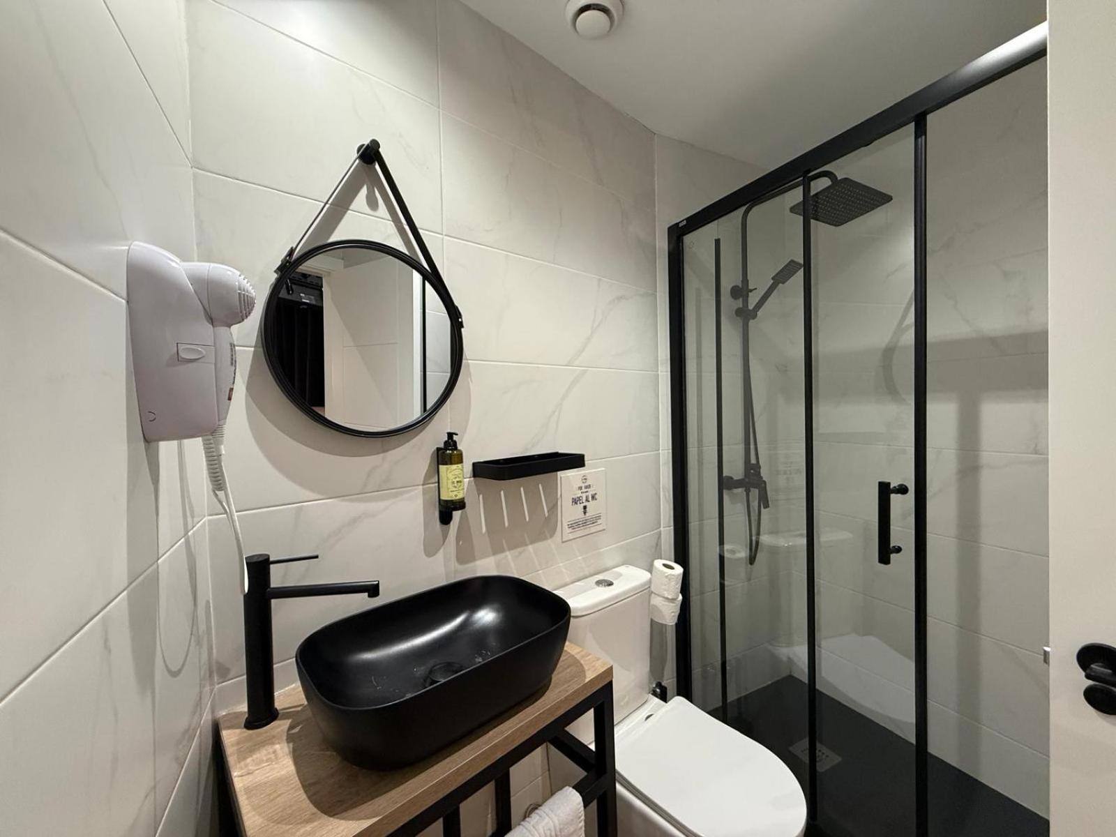 Single Room Private Bathroom