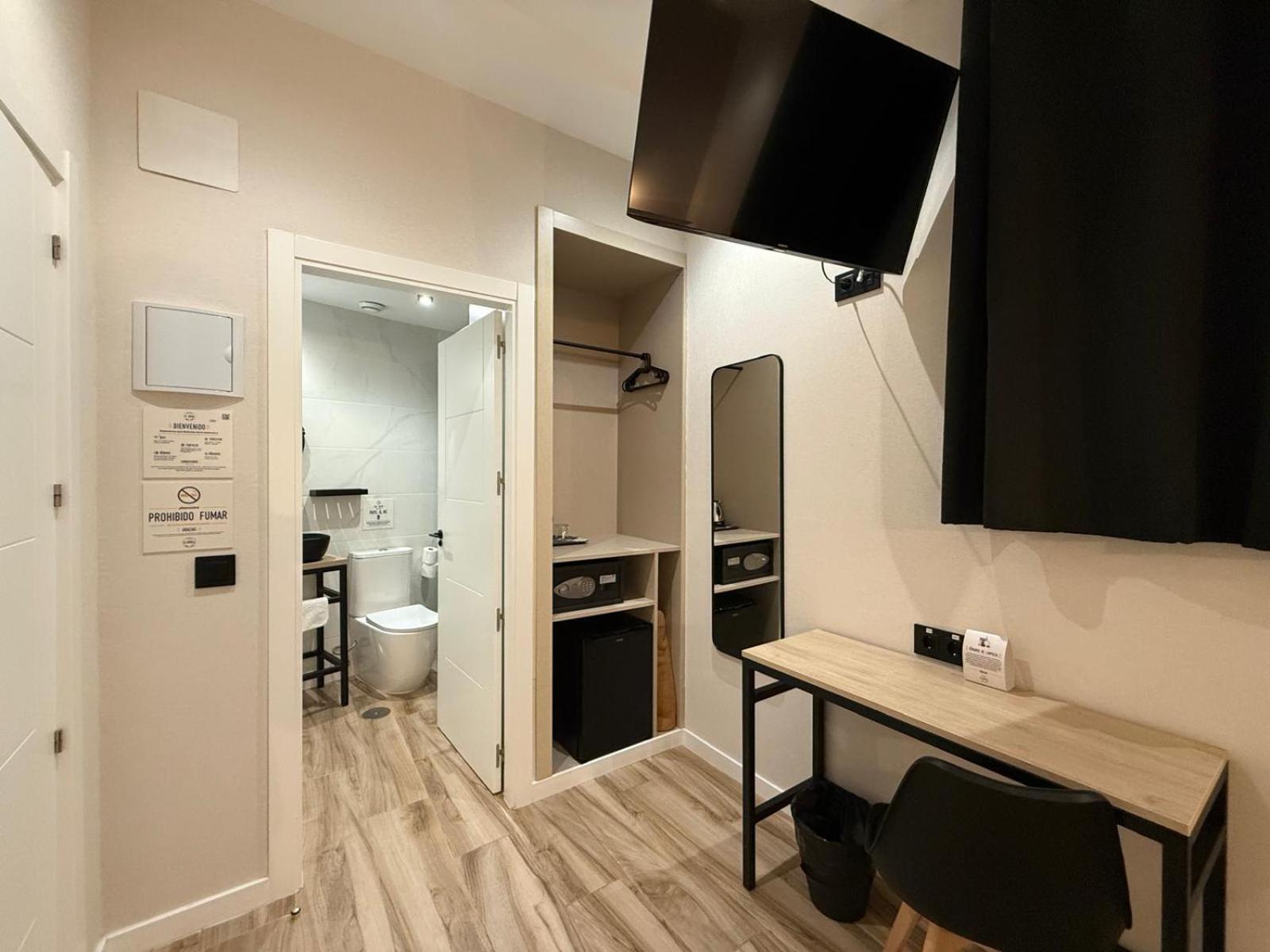Single Room Private Bathroom