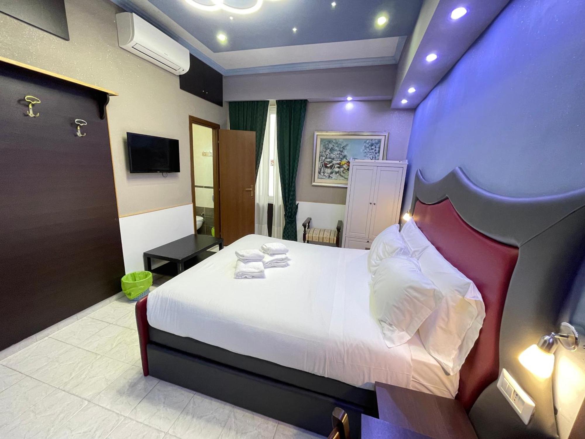Double Room Private Bathroom