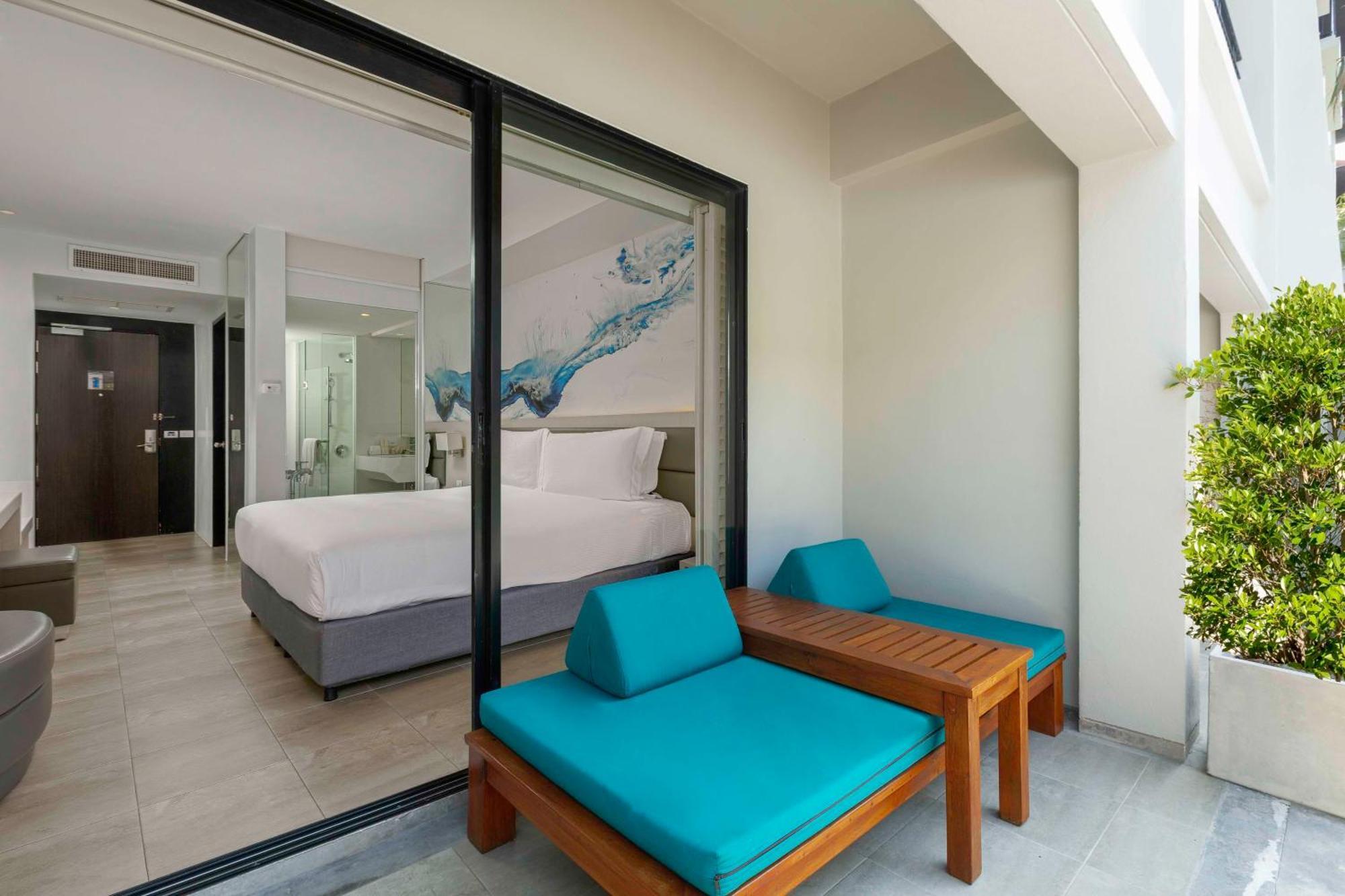 Deluxe King Room - Pool Side,1657139757:JPEG