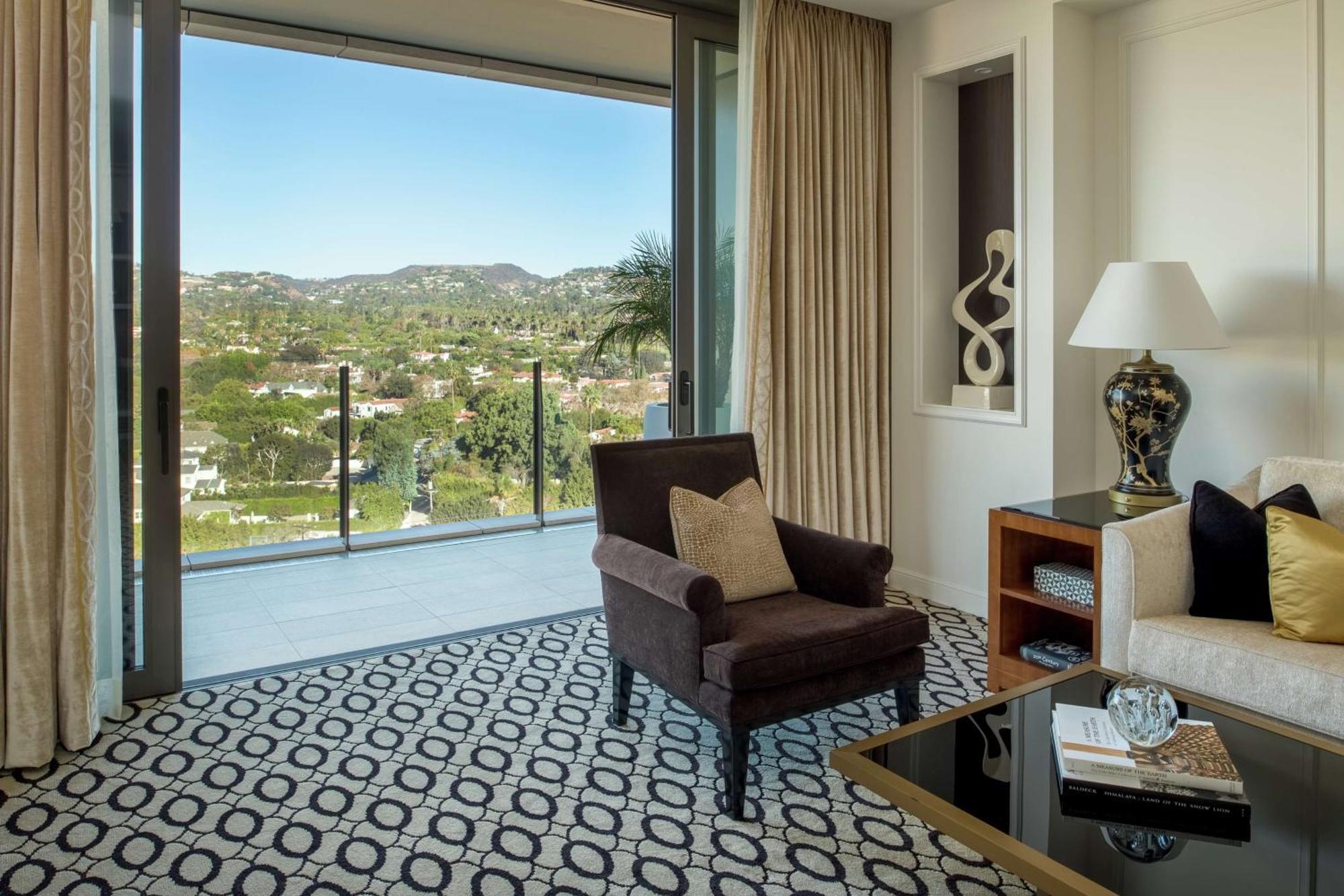 Hollywood Suite with Terrace and View,1657184927:JPEG