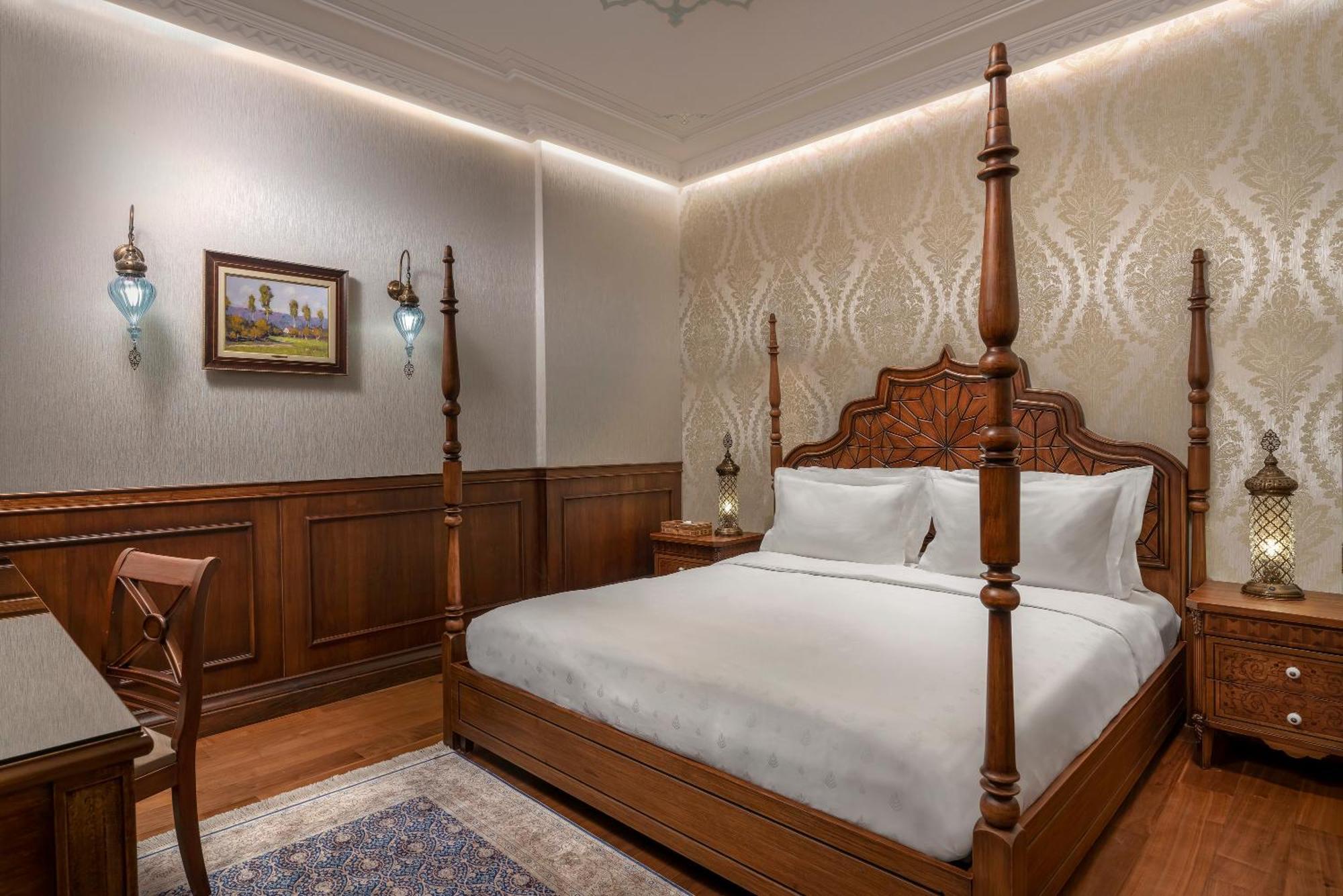 Deluxe Double Room Street View