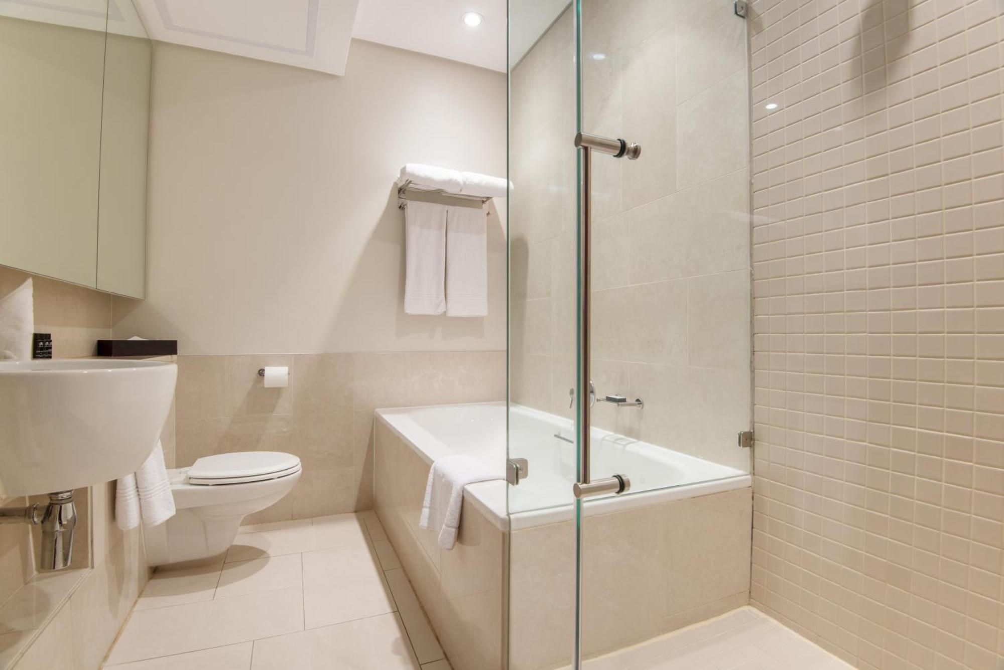 1 Bedroom Luxury Suite