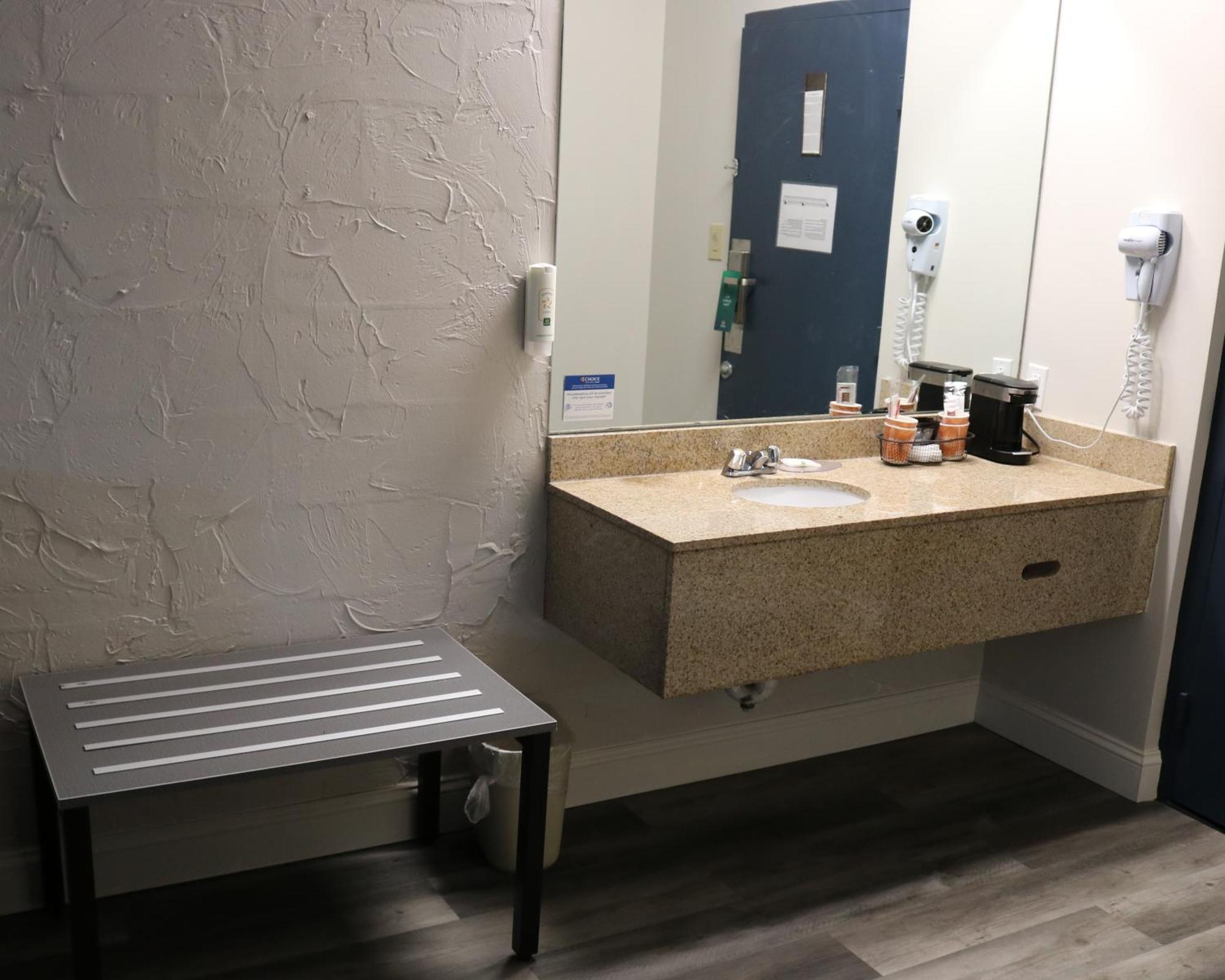 King Room - Non Smoking,1661115050:JPEG