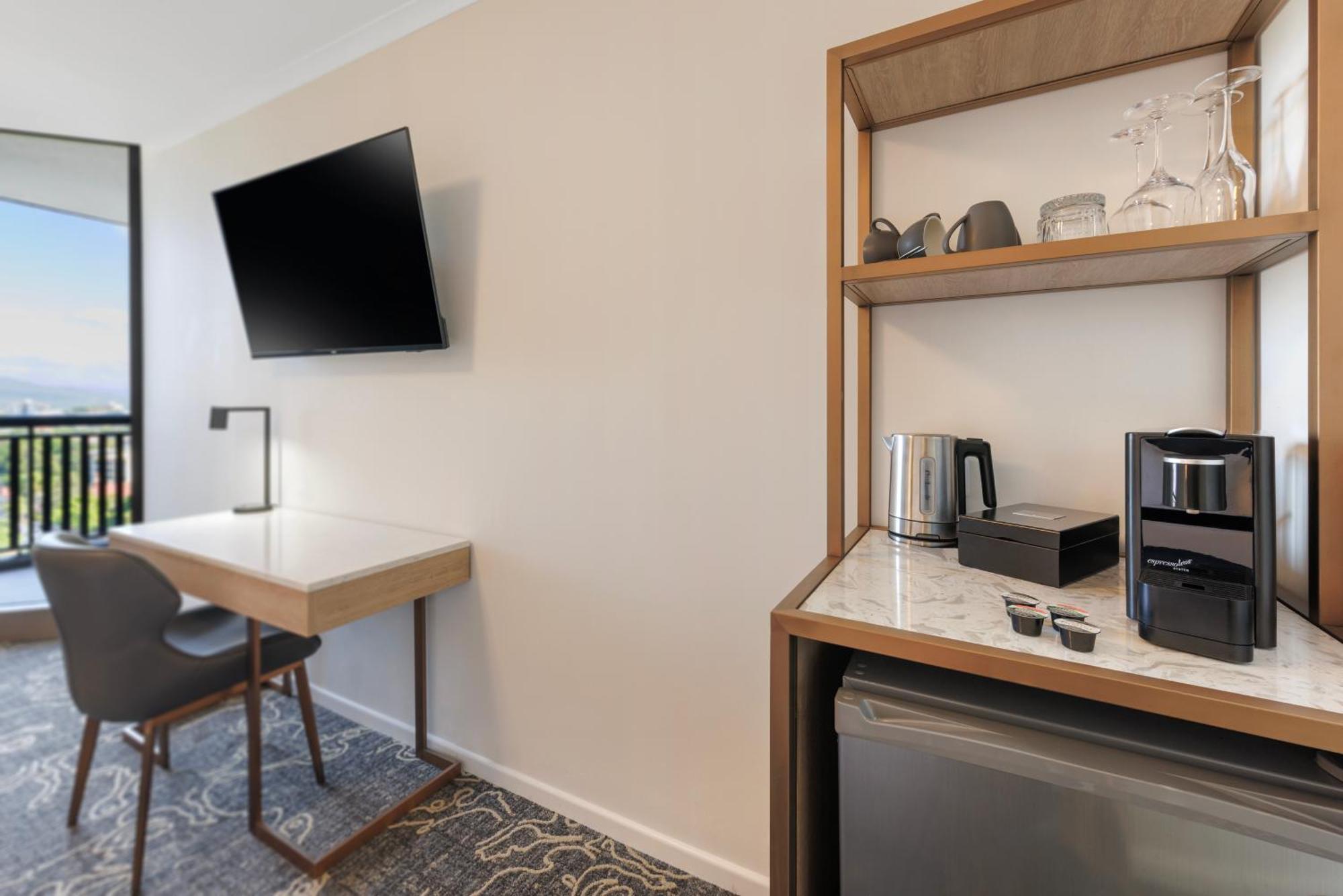 Superior King Room High Floor Balcony