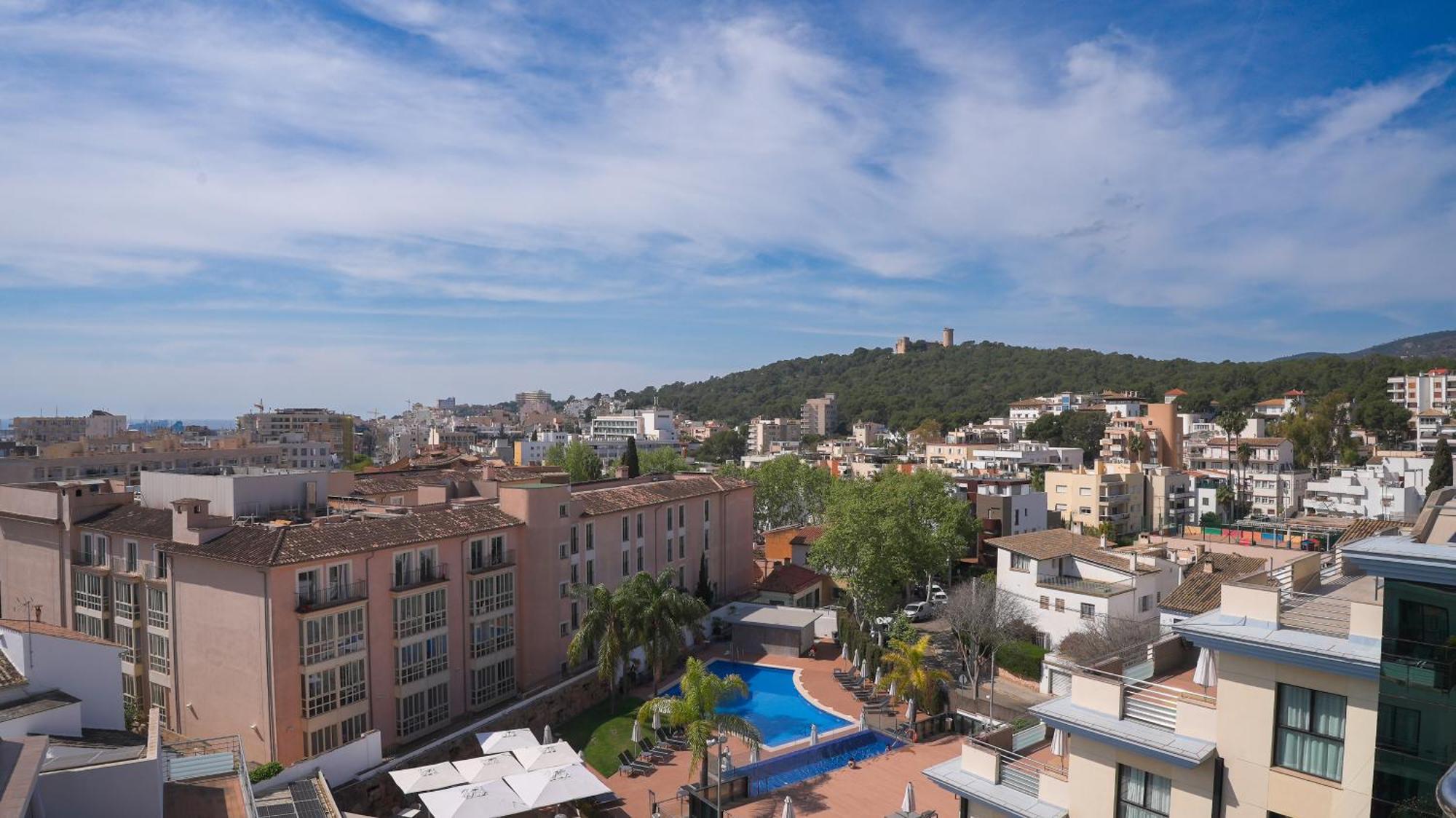 Superior Room Views Balcony