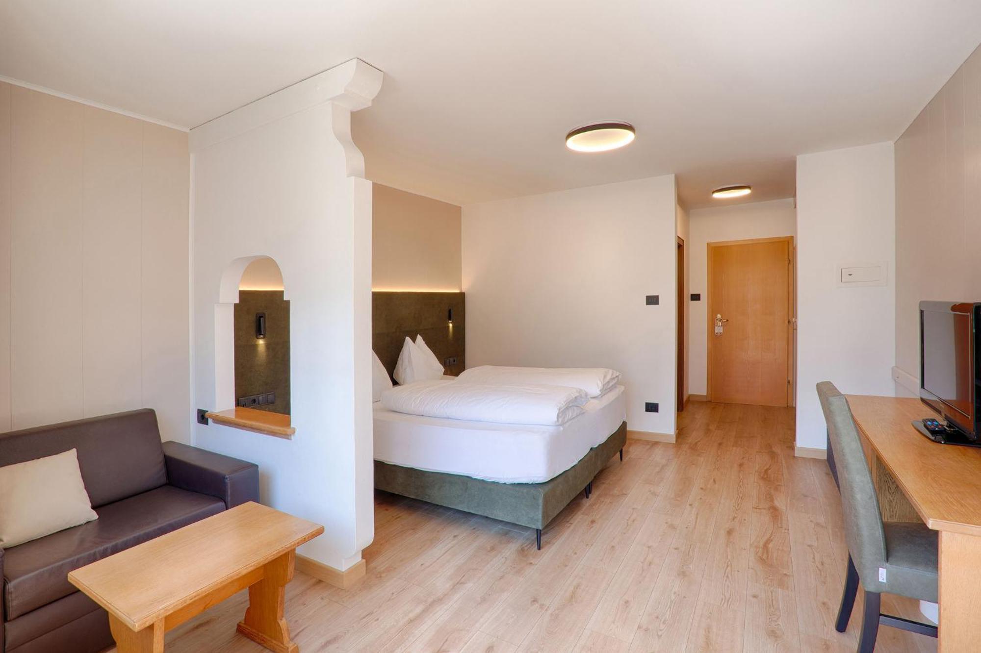 Comfort Double Room Balcony Mountain View
