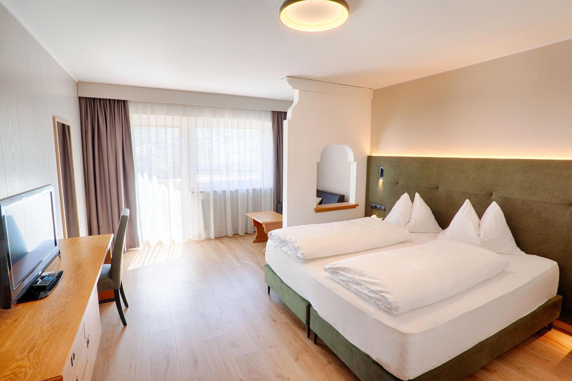 Comfort Double Room Balcony Mountain View