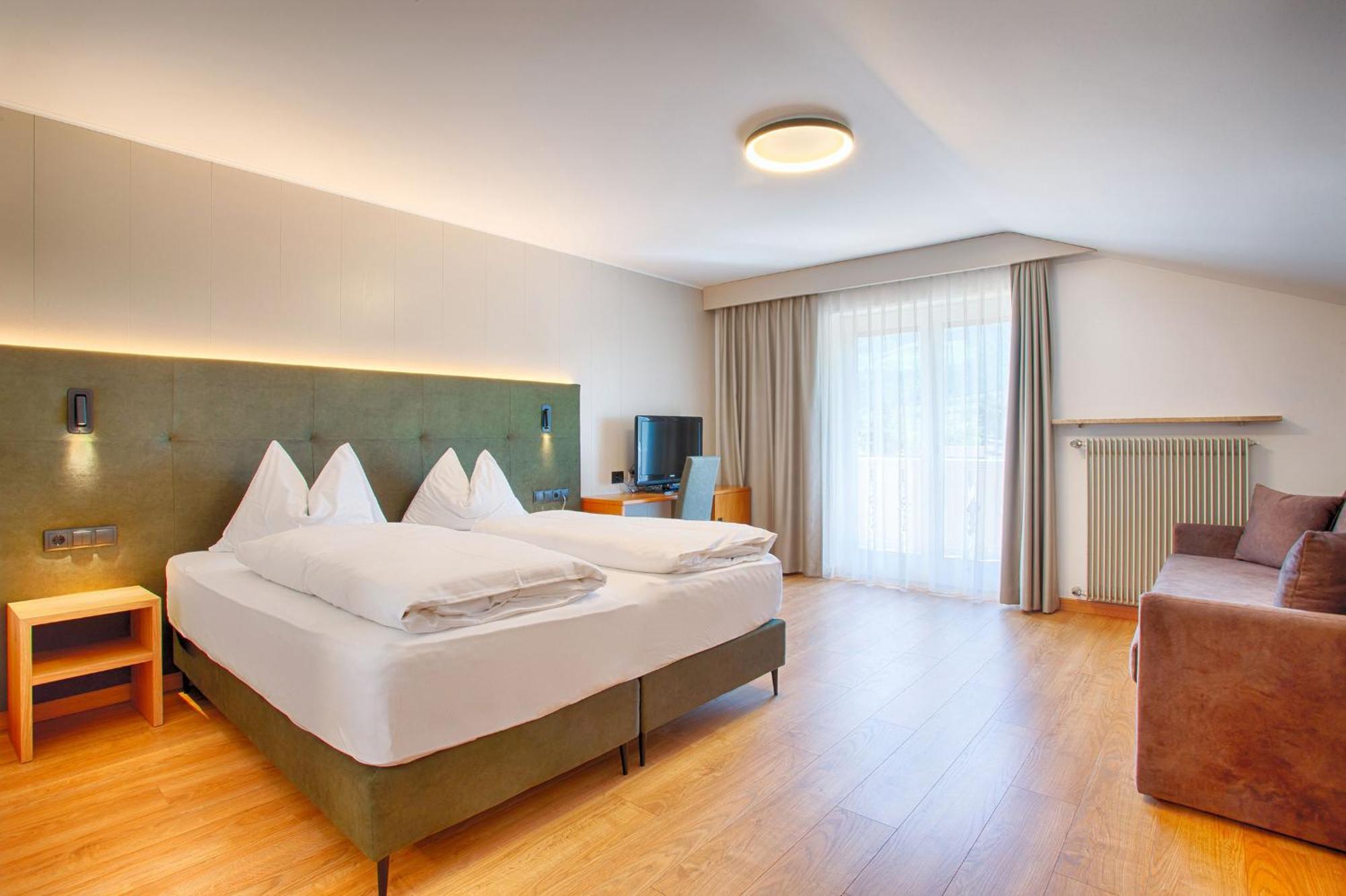 Comfort Double Room Balcony Mountain View