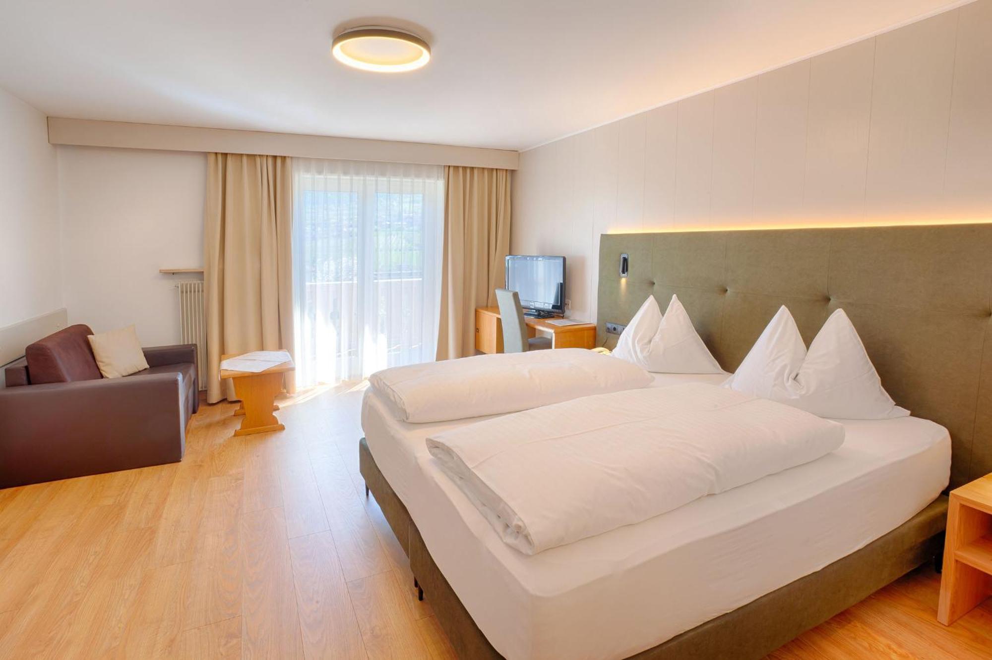 Comfort Double Room Balcony Mountain View