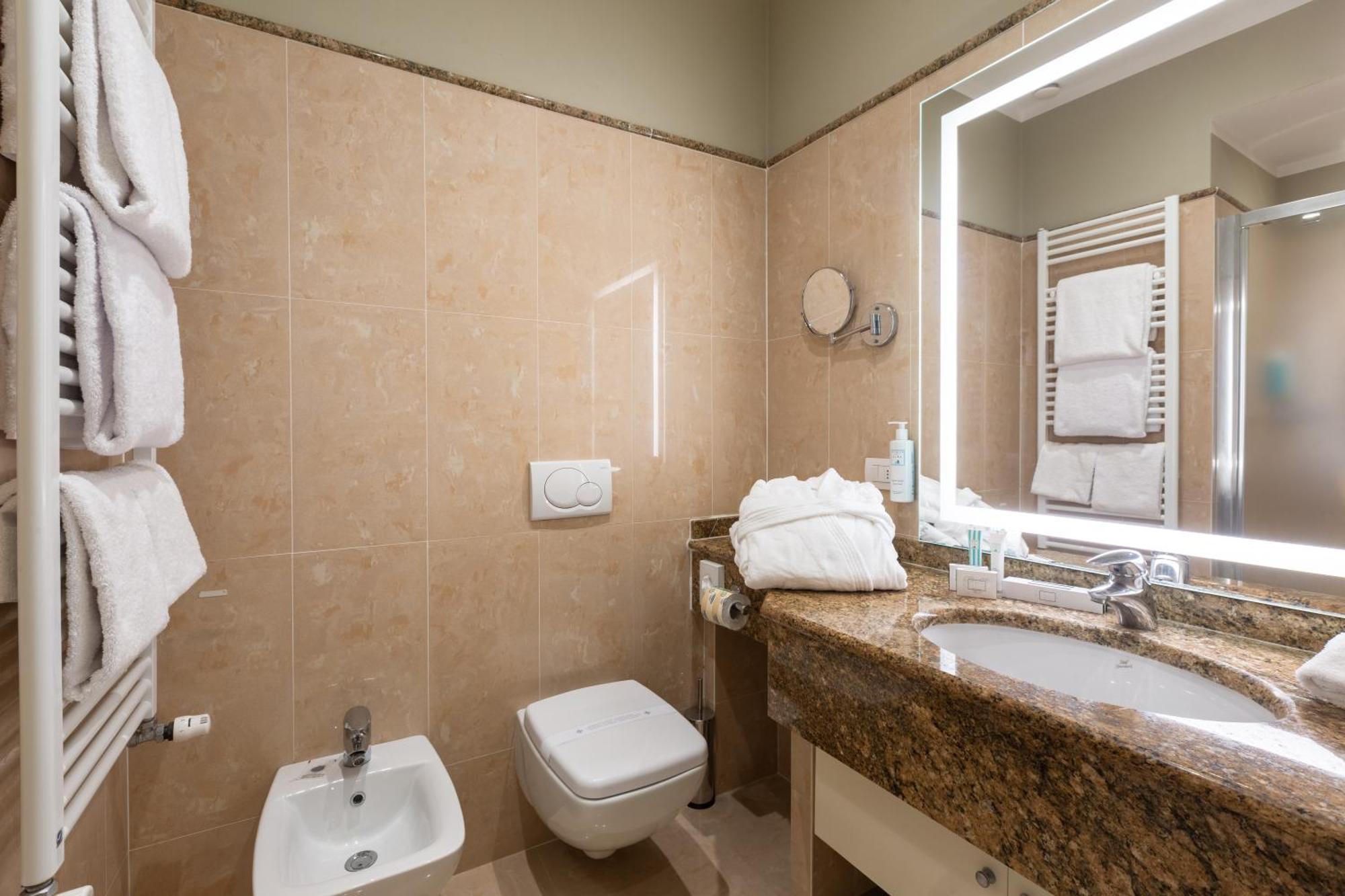 Deluxe Double or Twin Room Balcony