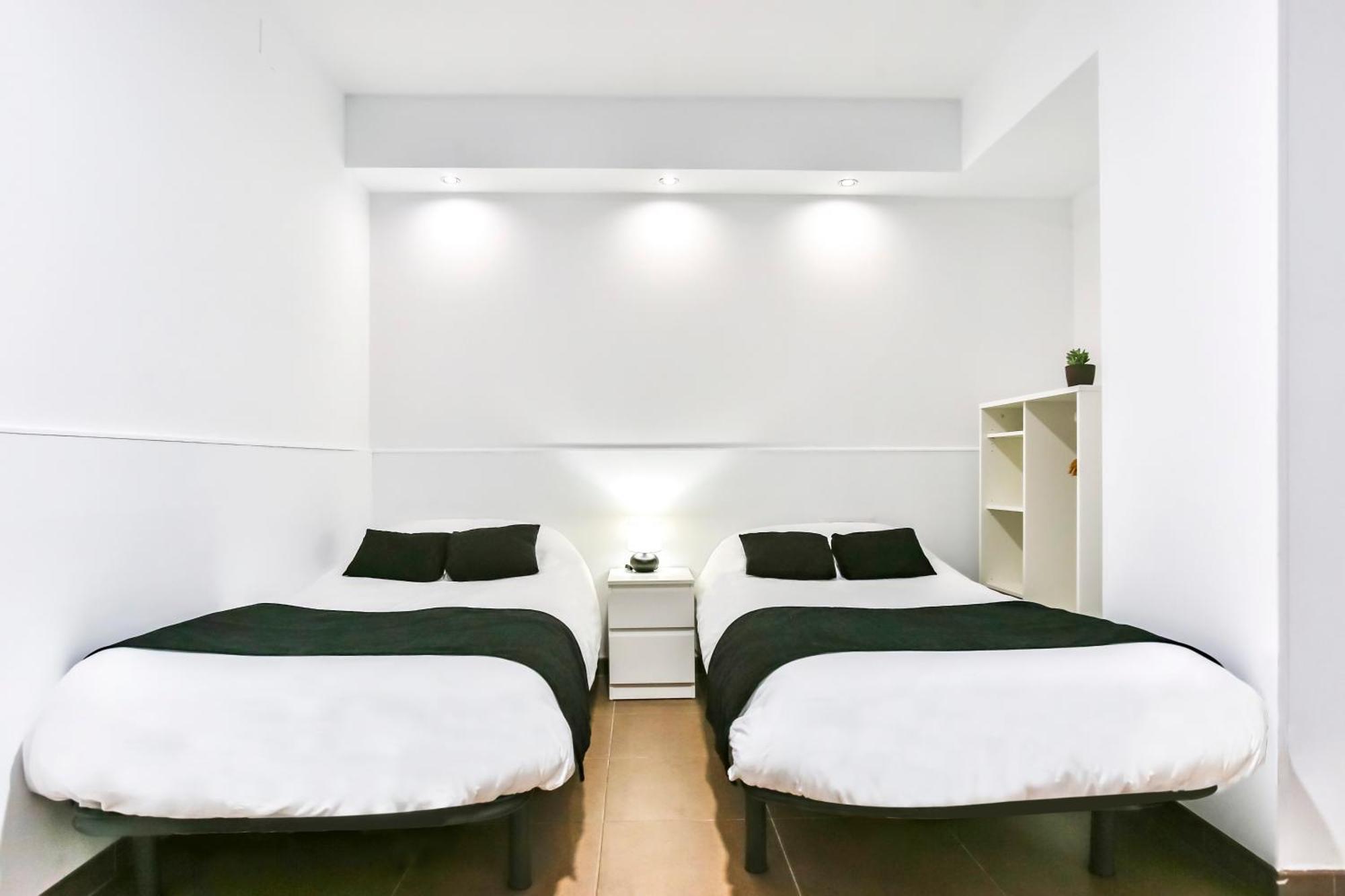 Twin Room Private Bathroom